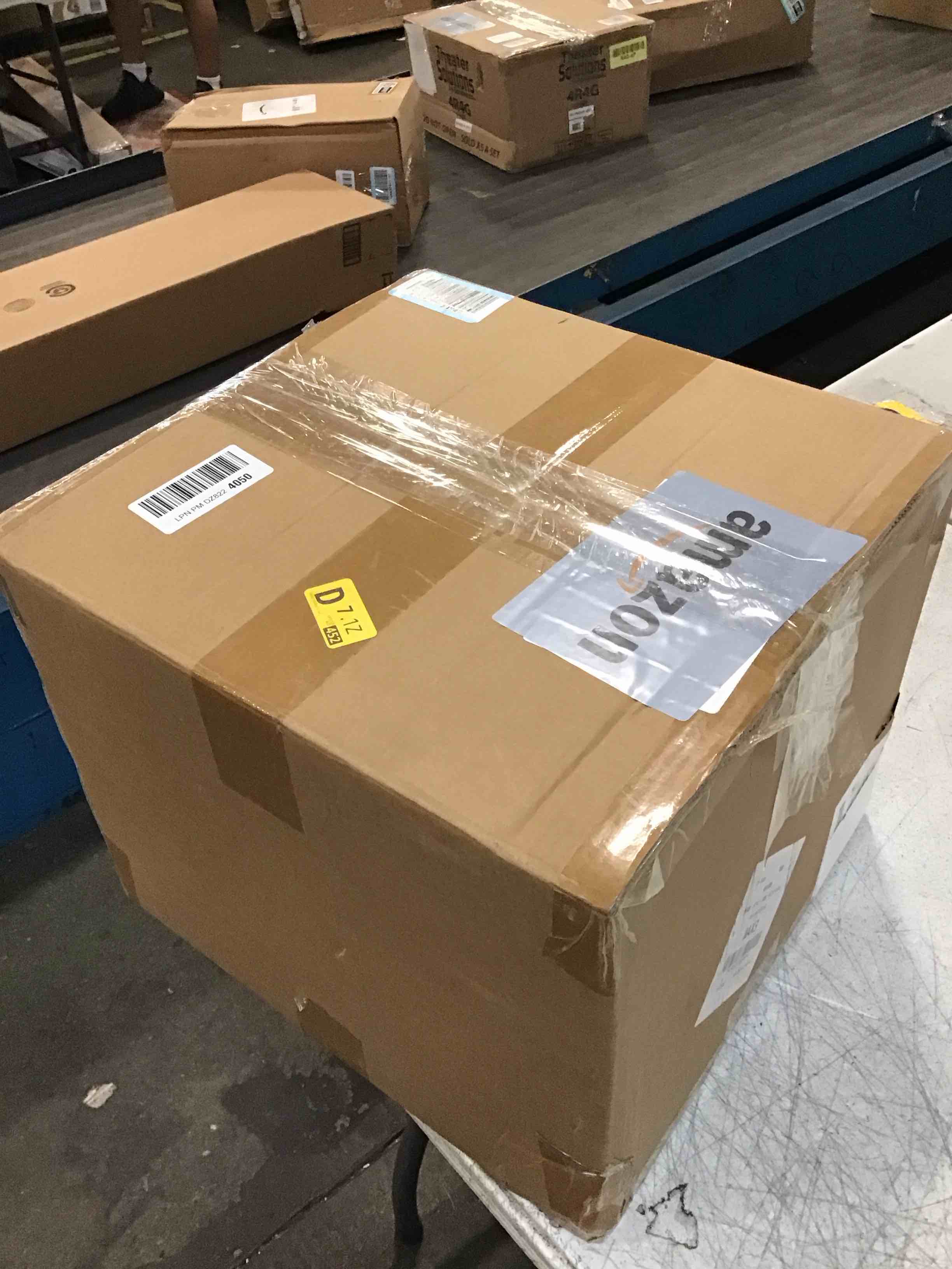 https://s3.amazonaws.com/lotting-images-prod/bidfta/PNK3453231_1750505125908.jpeg