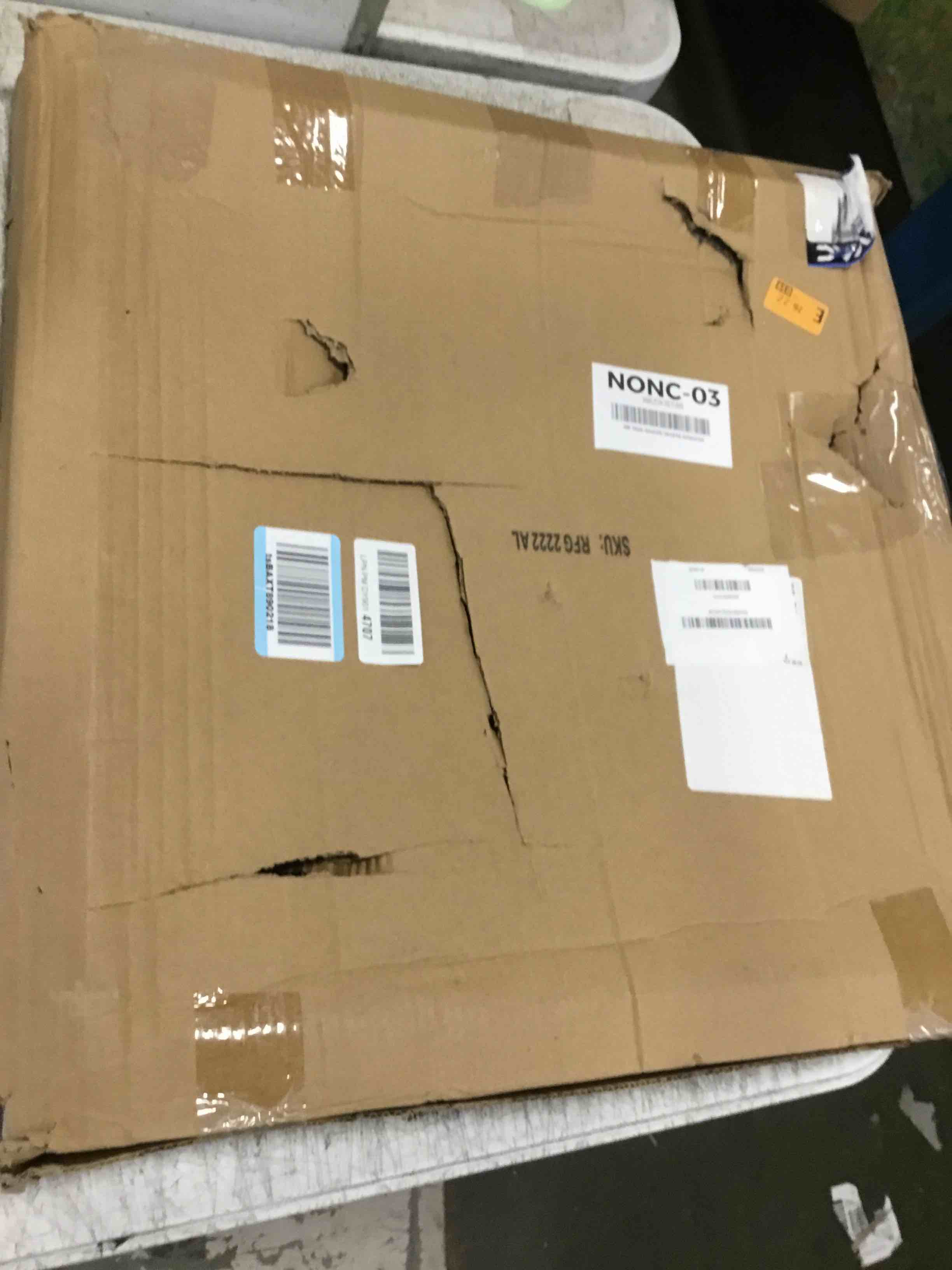 https://s3.amazonaws.com/lotting-images-prod/bidfta/PNK3456816_1747757533017.jpeg