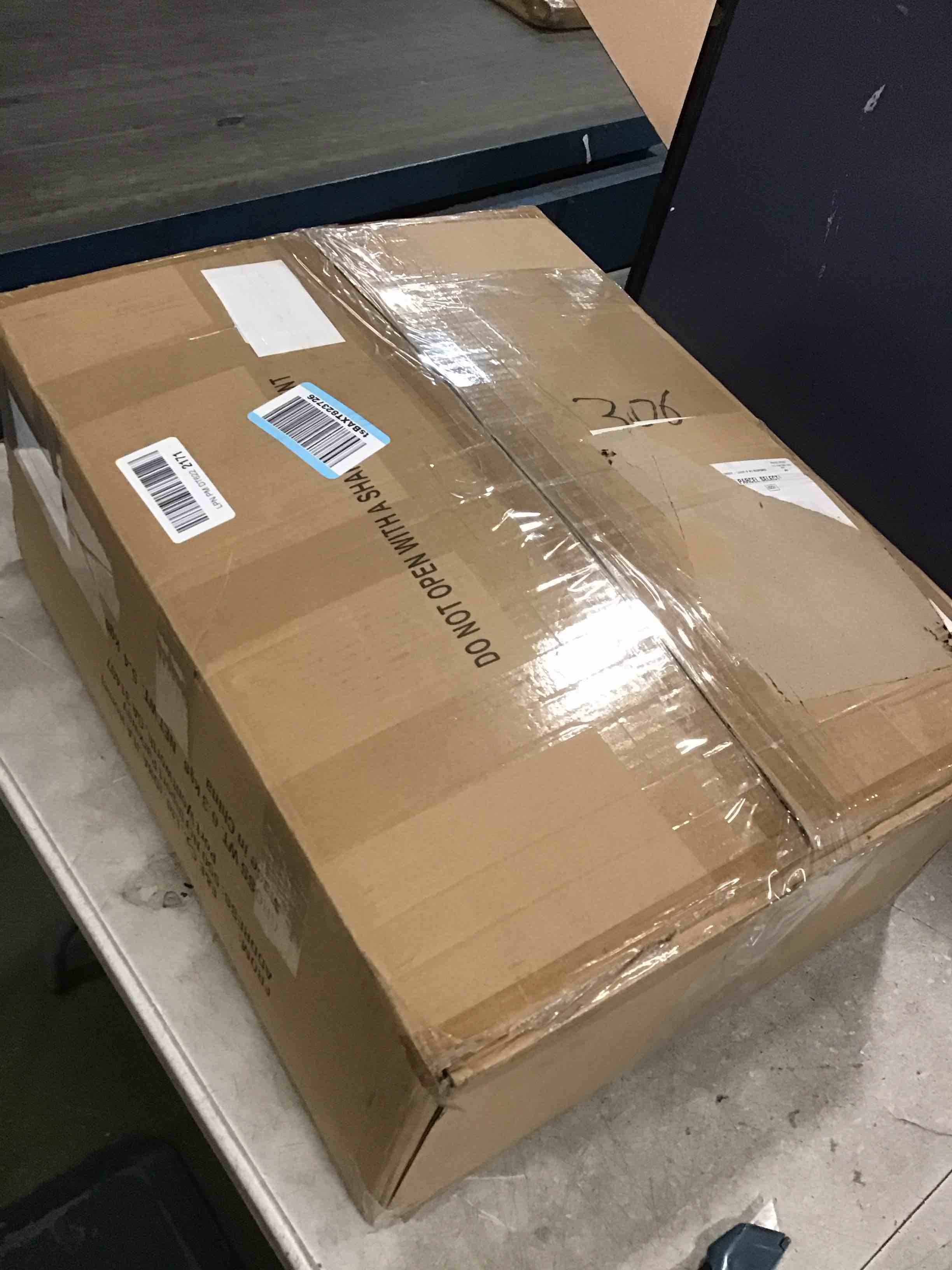 https://s3.amazonaws.com/lotting-images-prod/bidfta/PNK3458600_1746622895019.jpeg