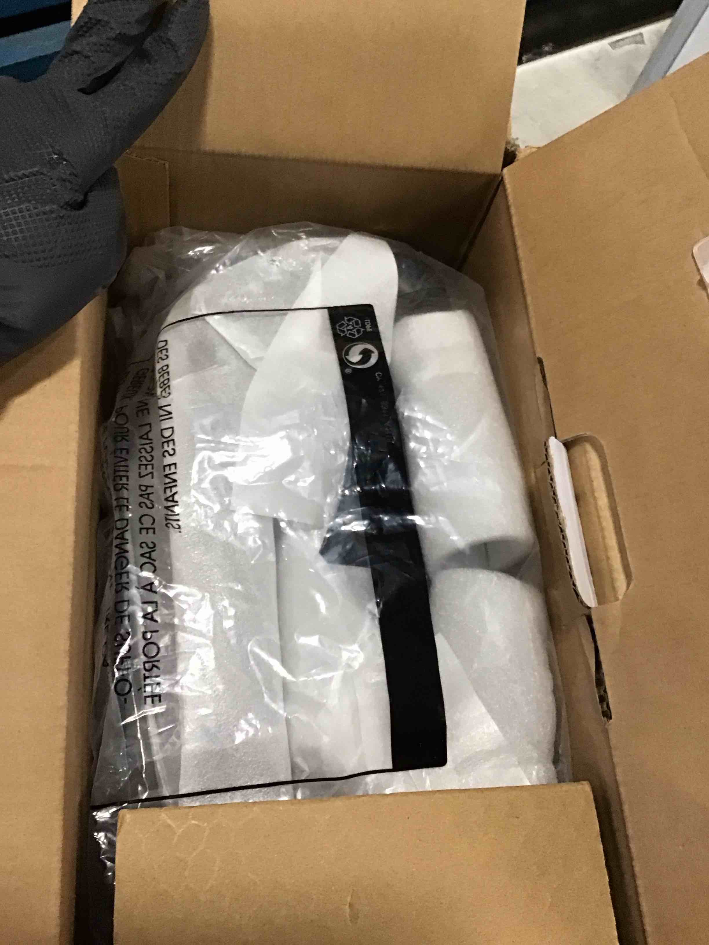 https://s3.amazonaws.com/lotting-images-prod/bidfta/PNK3458912_1746798393827.jpeg