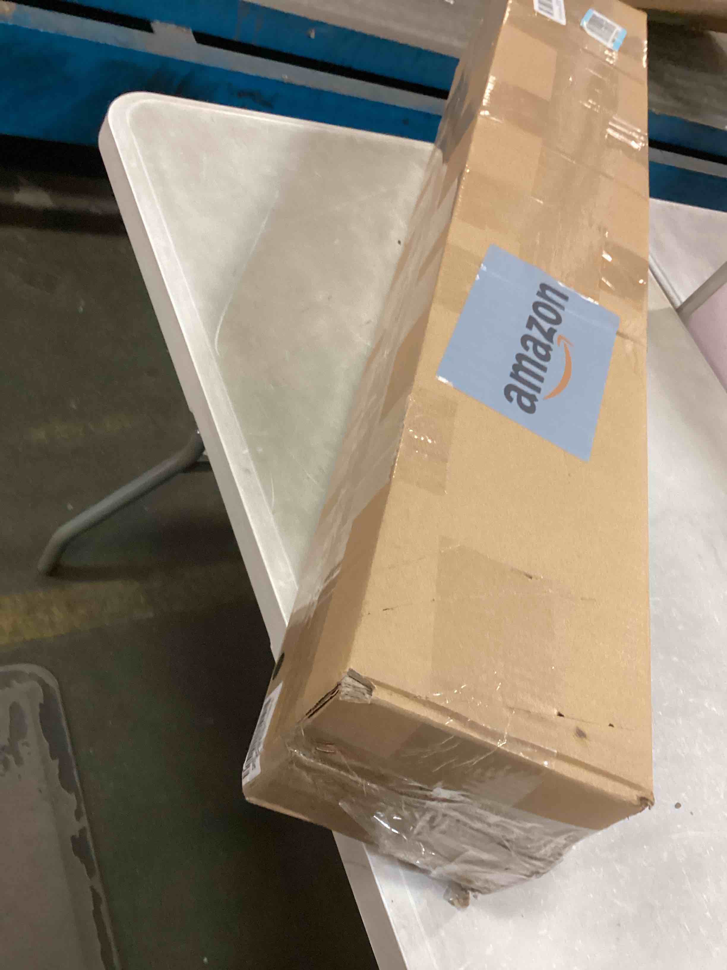 https://s3.amazonaws.com/lotting-images-prod/bidfta/PNK3463028_1745410068246.jpeg