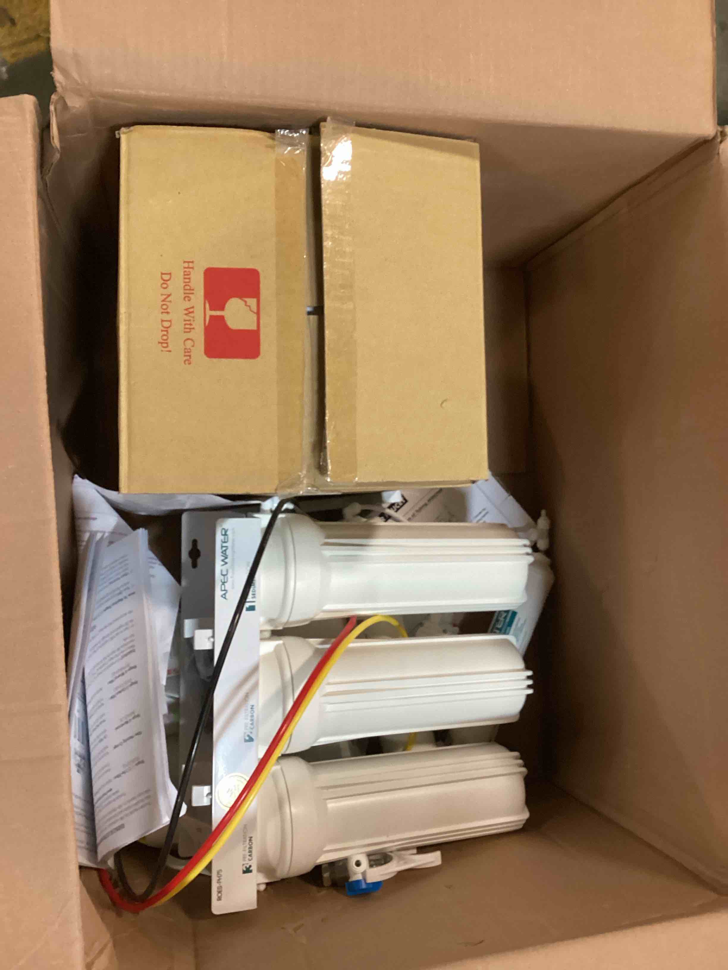 https://s3.amazonaws.com/lotting-images-prod/bidfta/PNK3464613_1746537123126.jpeg