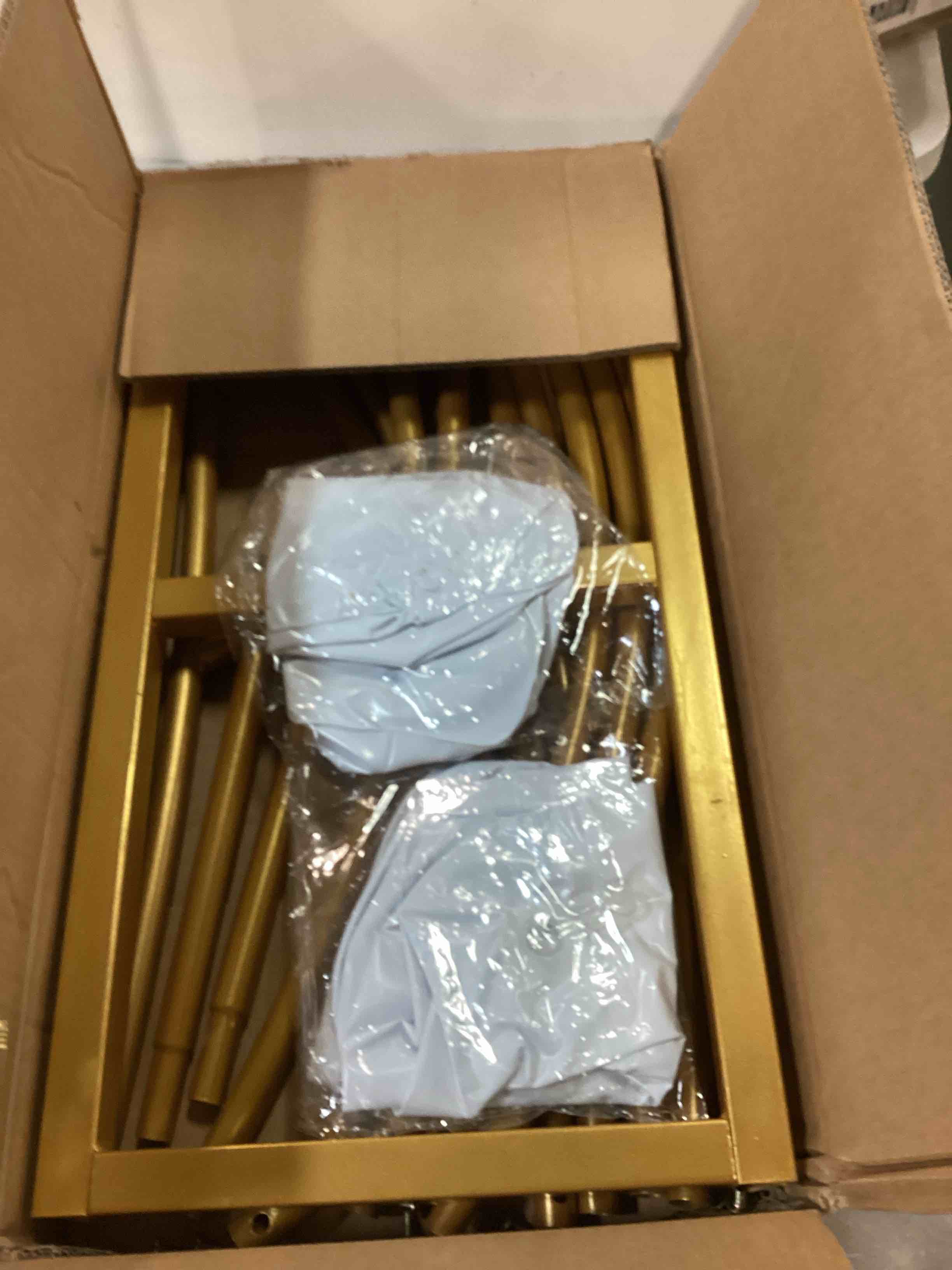 https://s3.amazonaws.com/lotting-images-prod/bidfta/PNK3464712_1746546705358.jpeg