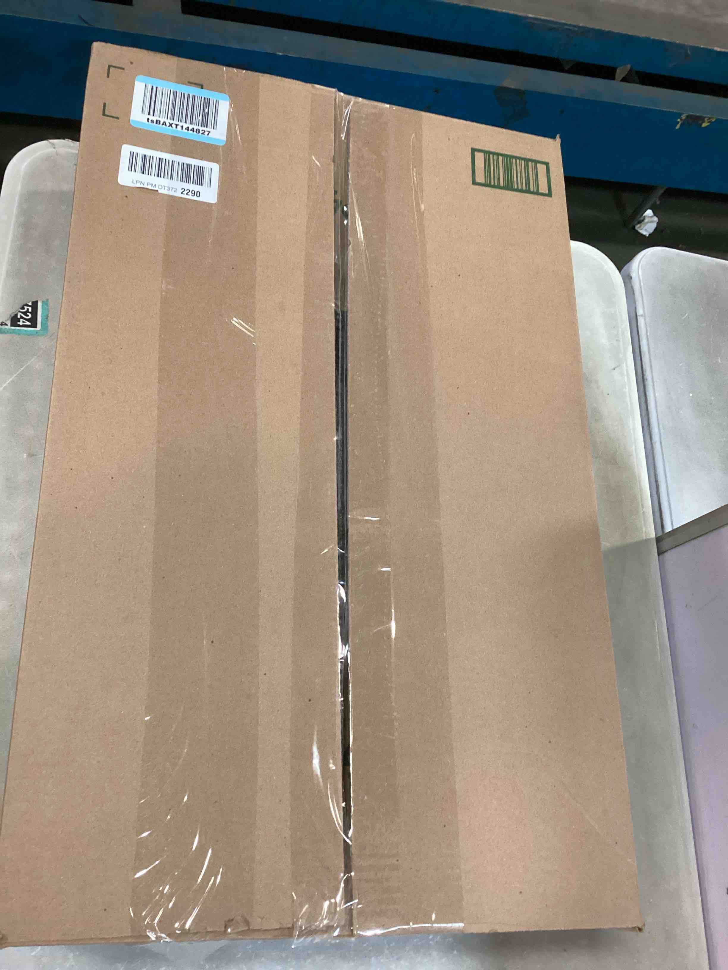 https://s3.amazonaws.com/lotting-images-prod/bidfta/PNK3465089_1746640940988.jpeg