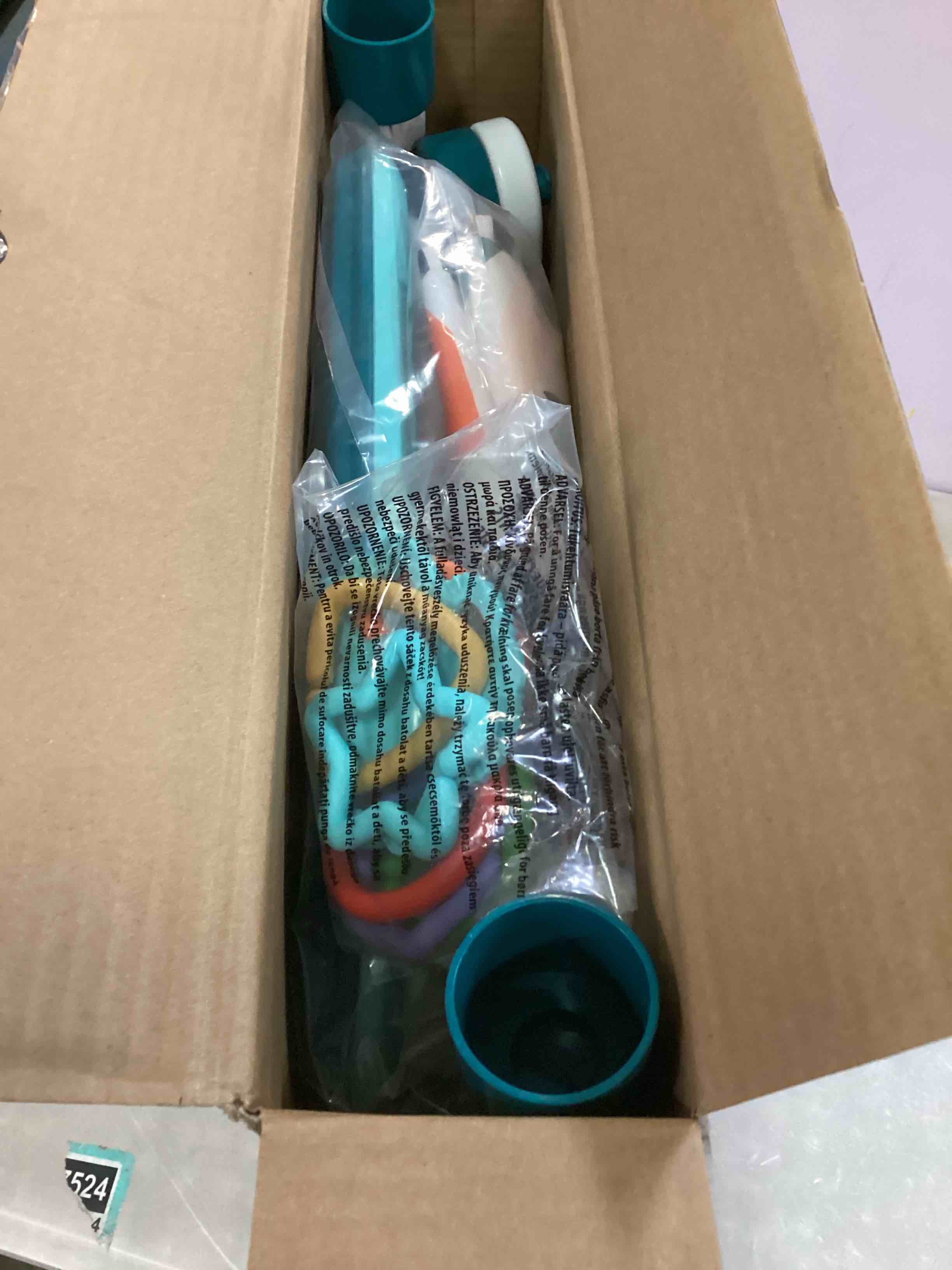 https://s3.amazonaws.com/lotting-images-prod/bidfta/PNK3465110_1746643061705.jpeg