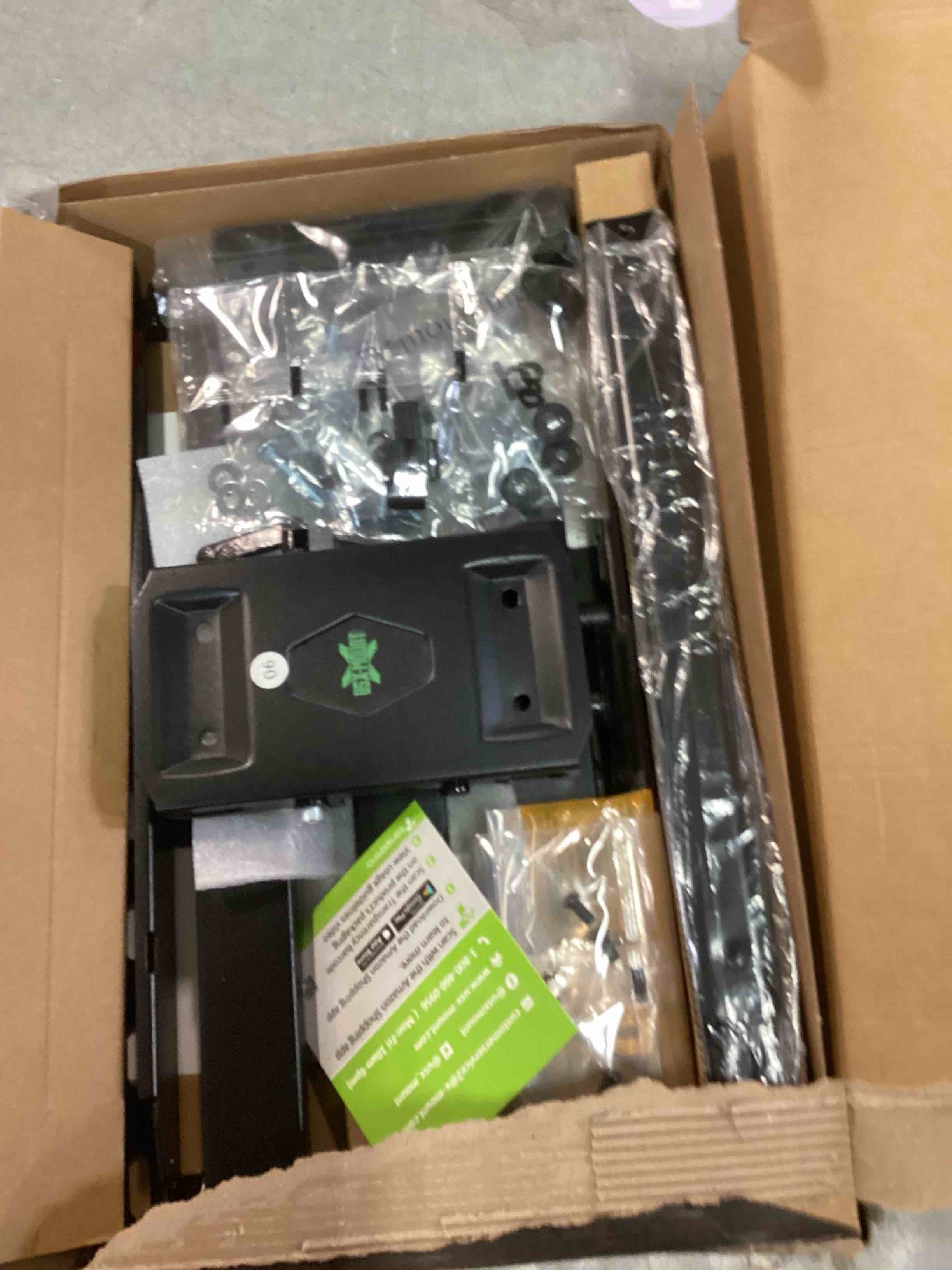 https://s3.amazonaws.com/lotting-images-prod/bidfta/PNK3465267_1746715825342.jpeg