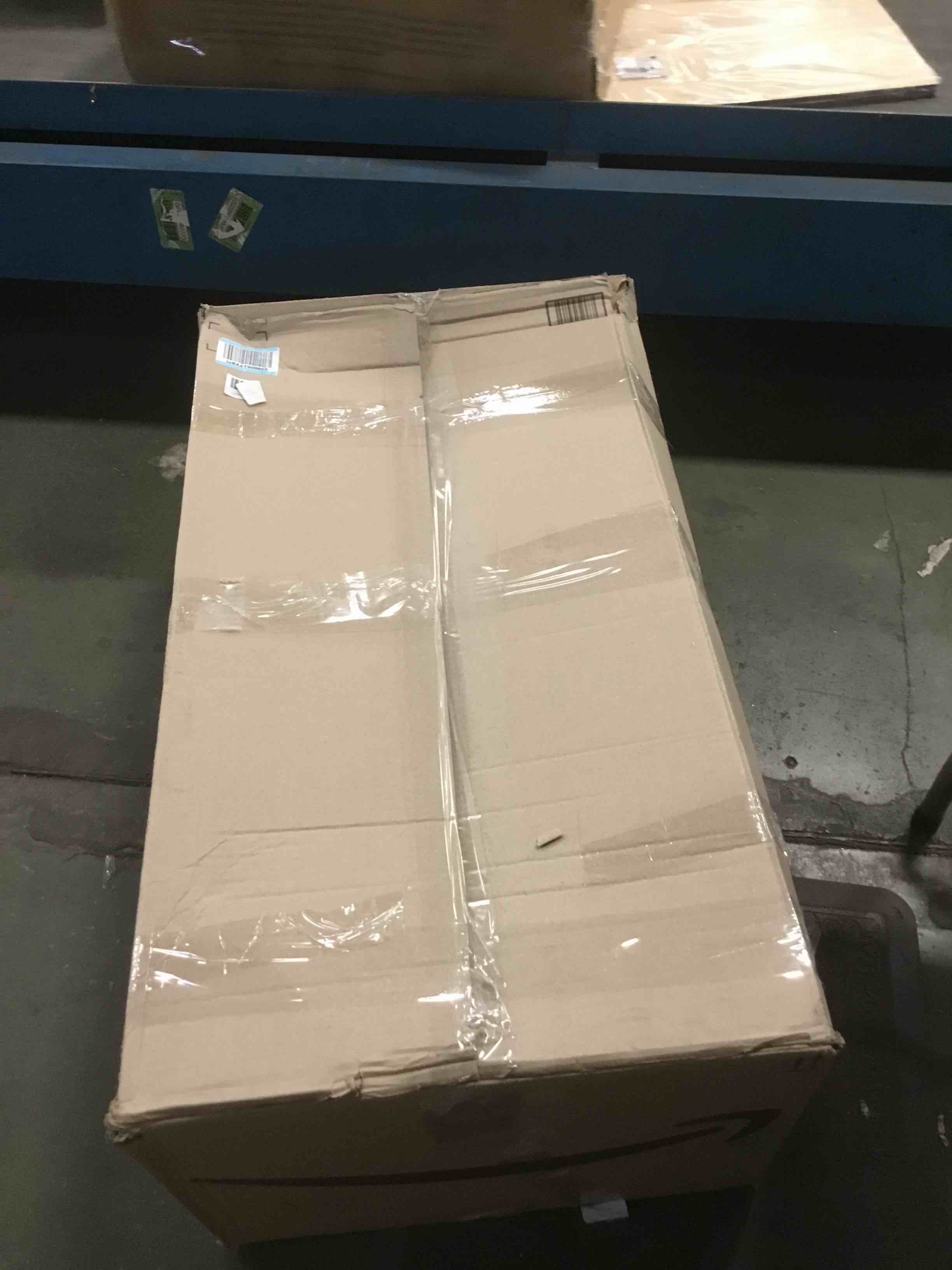 https://s3.amazonaws.com/lotting-images-prod/bidfta/PNK3466563_1745844393979.jpeg