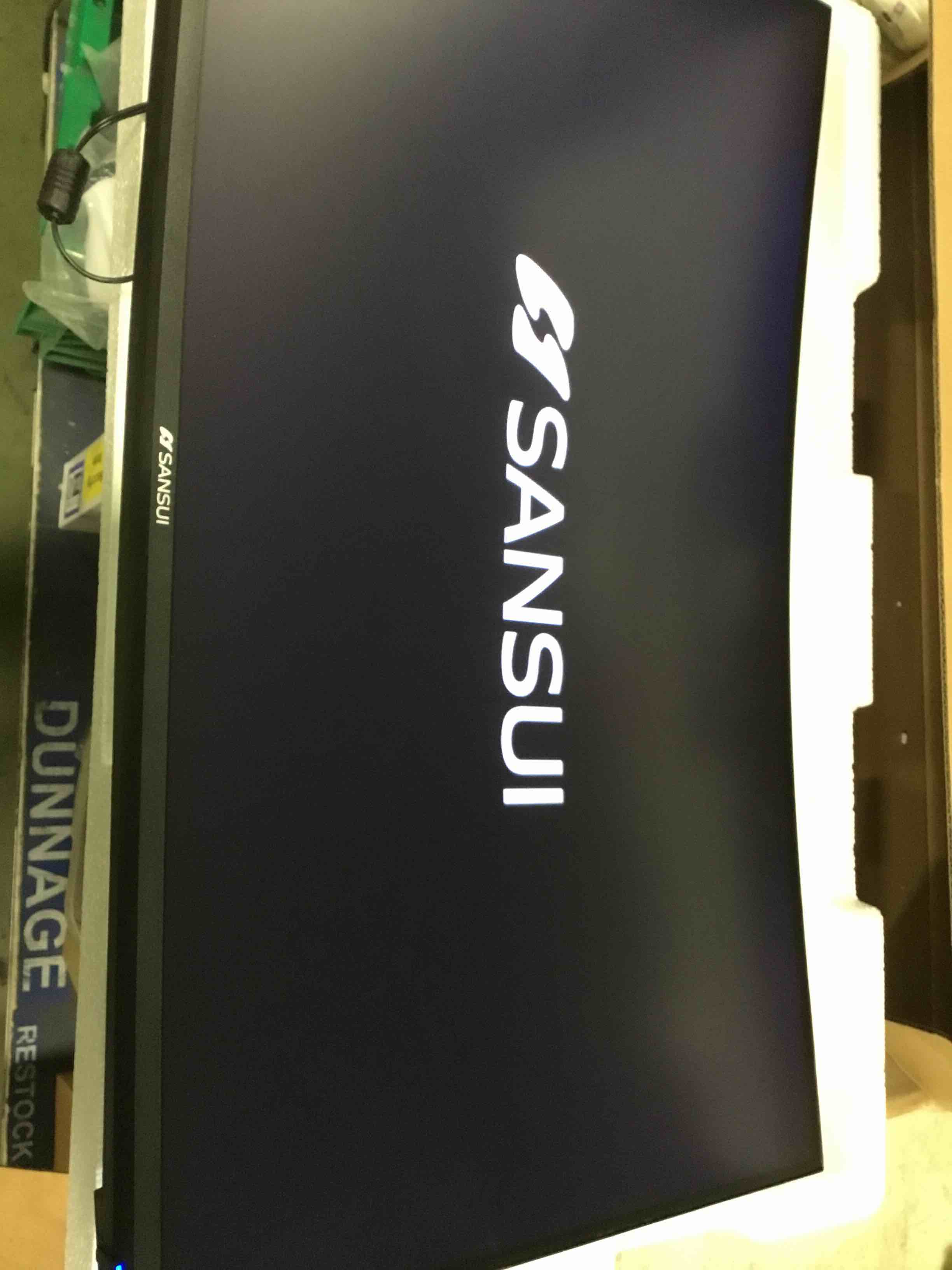 https://s3.amazonaws.com/lotting-images-prod/bidfta/PNK3466921_1746643957496.jpeg