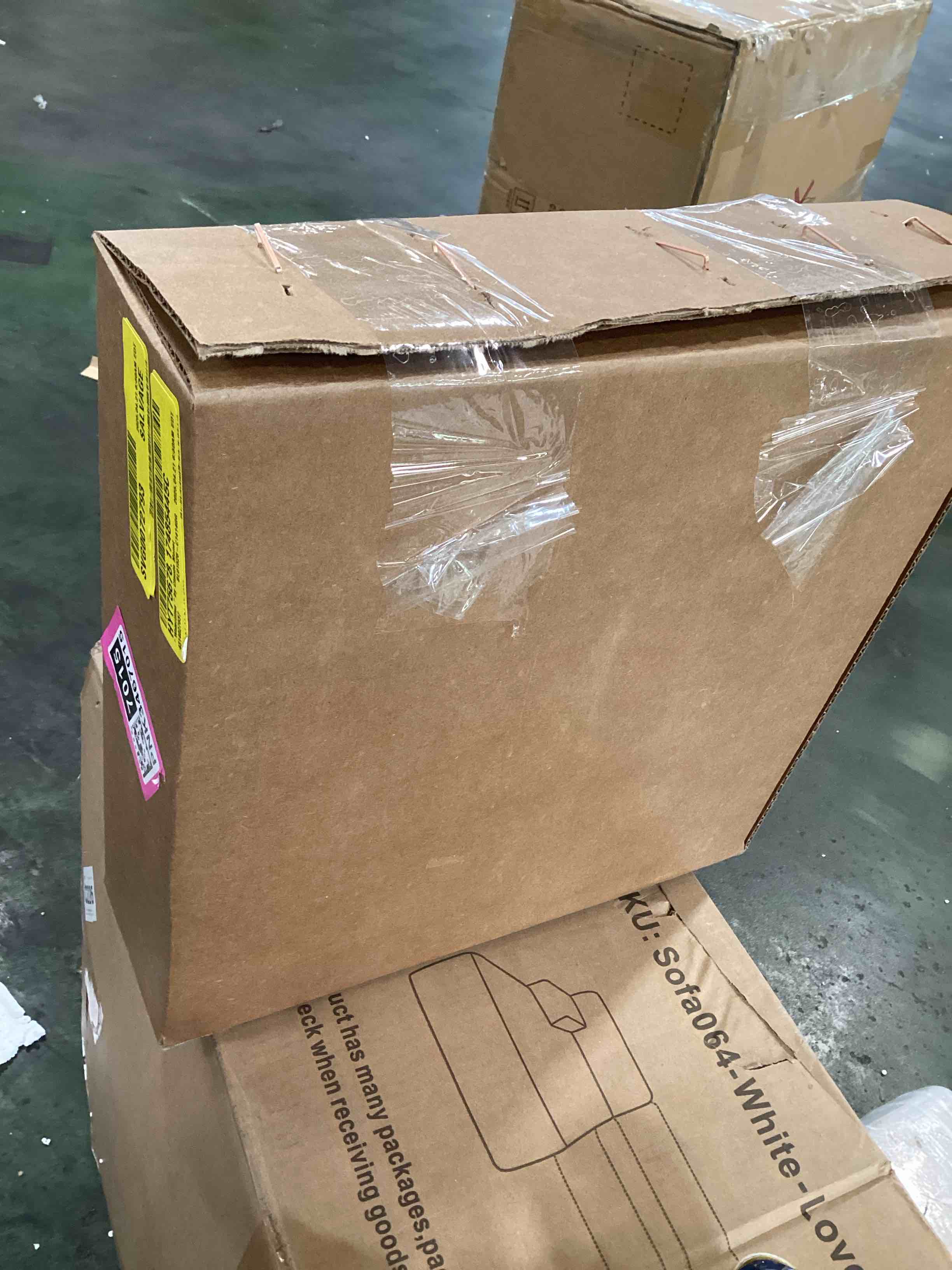 https://s3.amazonaws.com/lotting-images-prod/bidfta/PNK3467015_1745956836144.jpeg