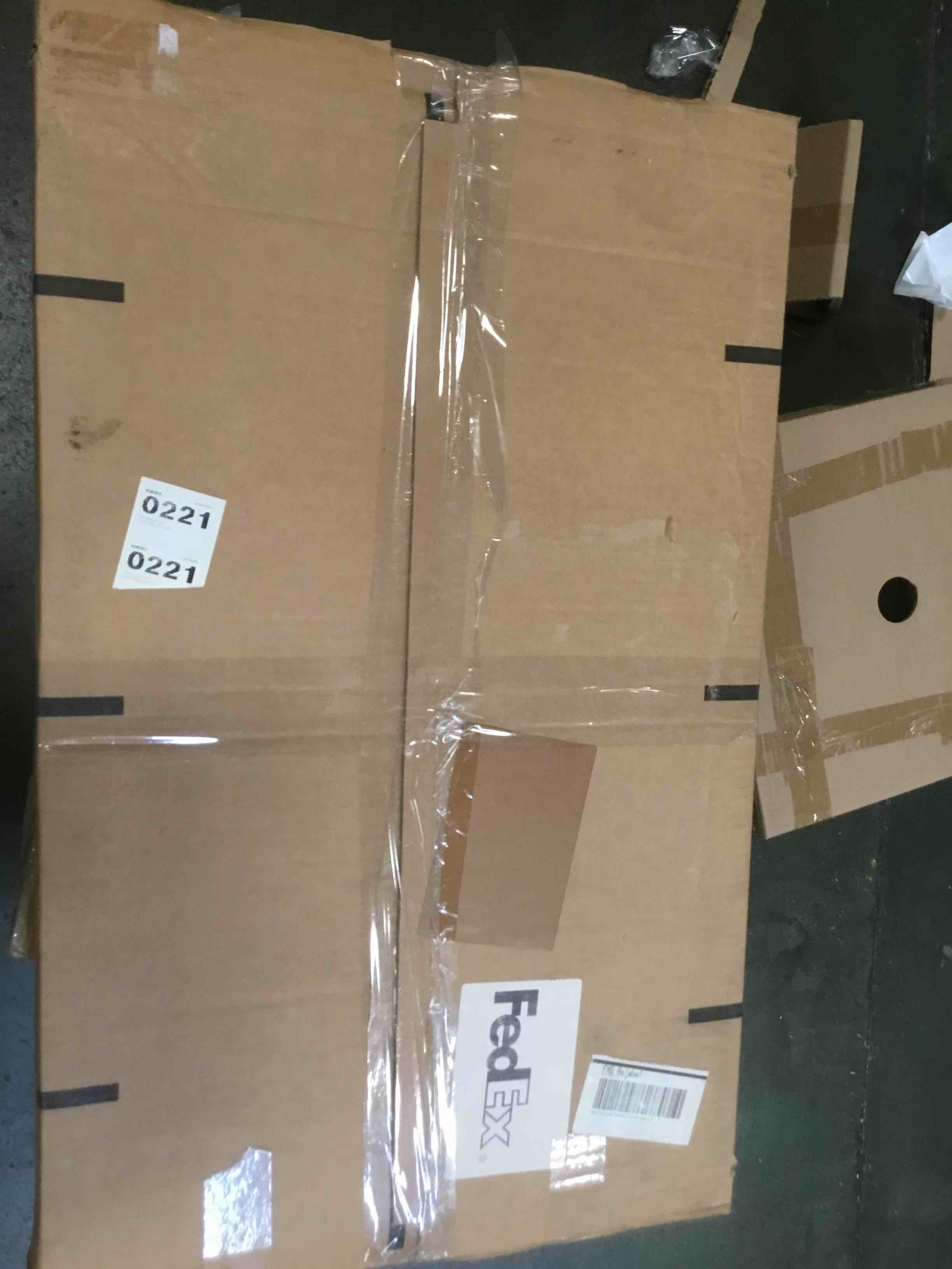 https://s3.amazonaws.com/lotting-images-prod/bidfta/PNK3467039_1745957025032.jpeg