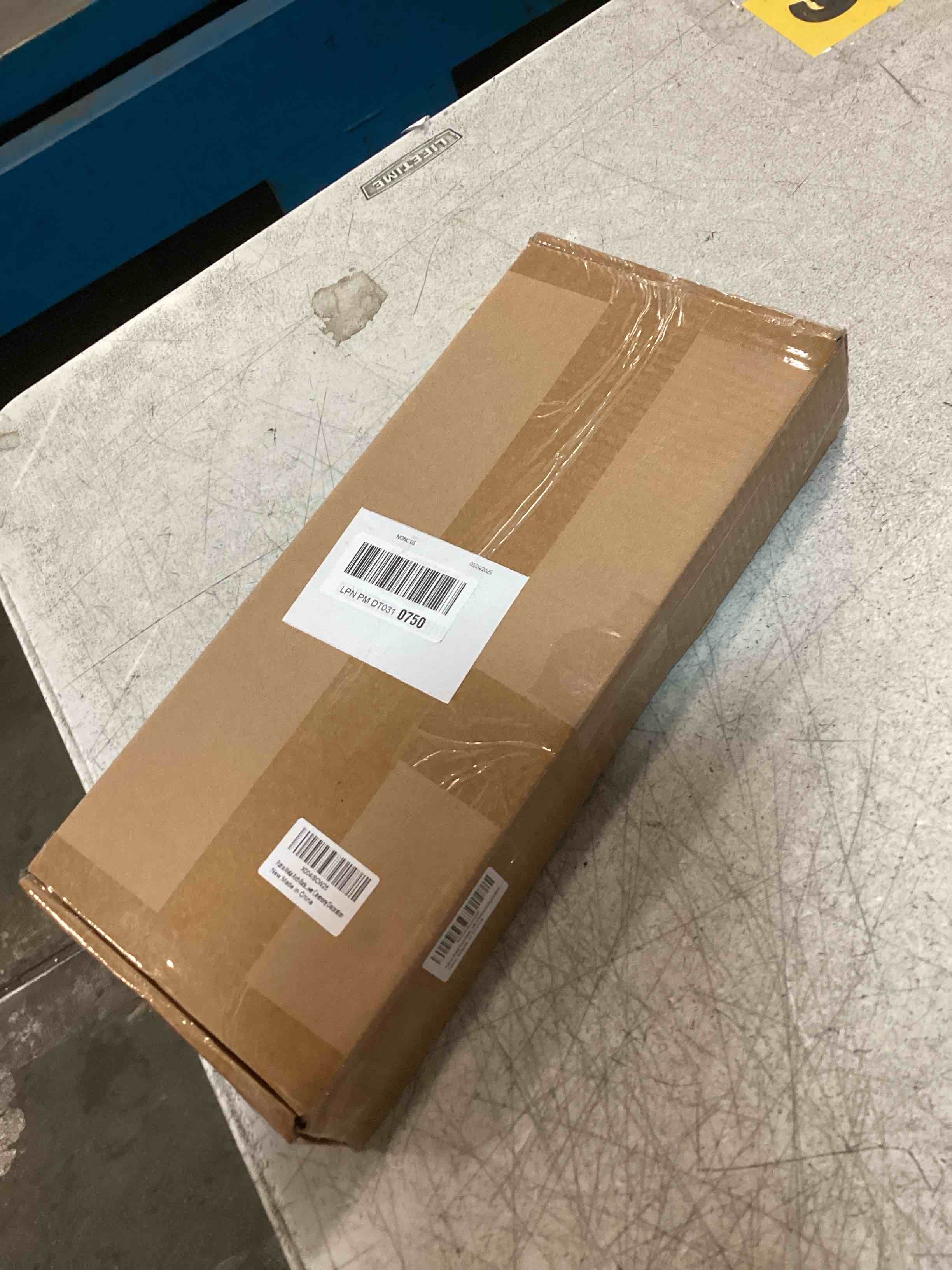 https://s3.amazonaws.com/lotting-images-prod/bidfta/PNK3467065_1746104826606.jpeg