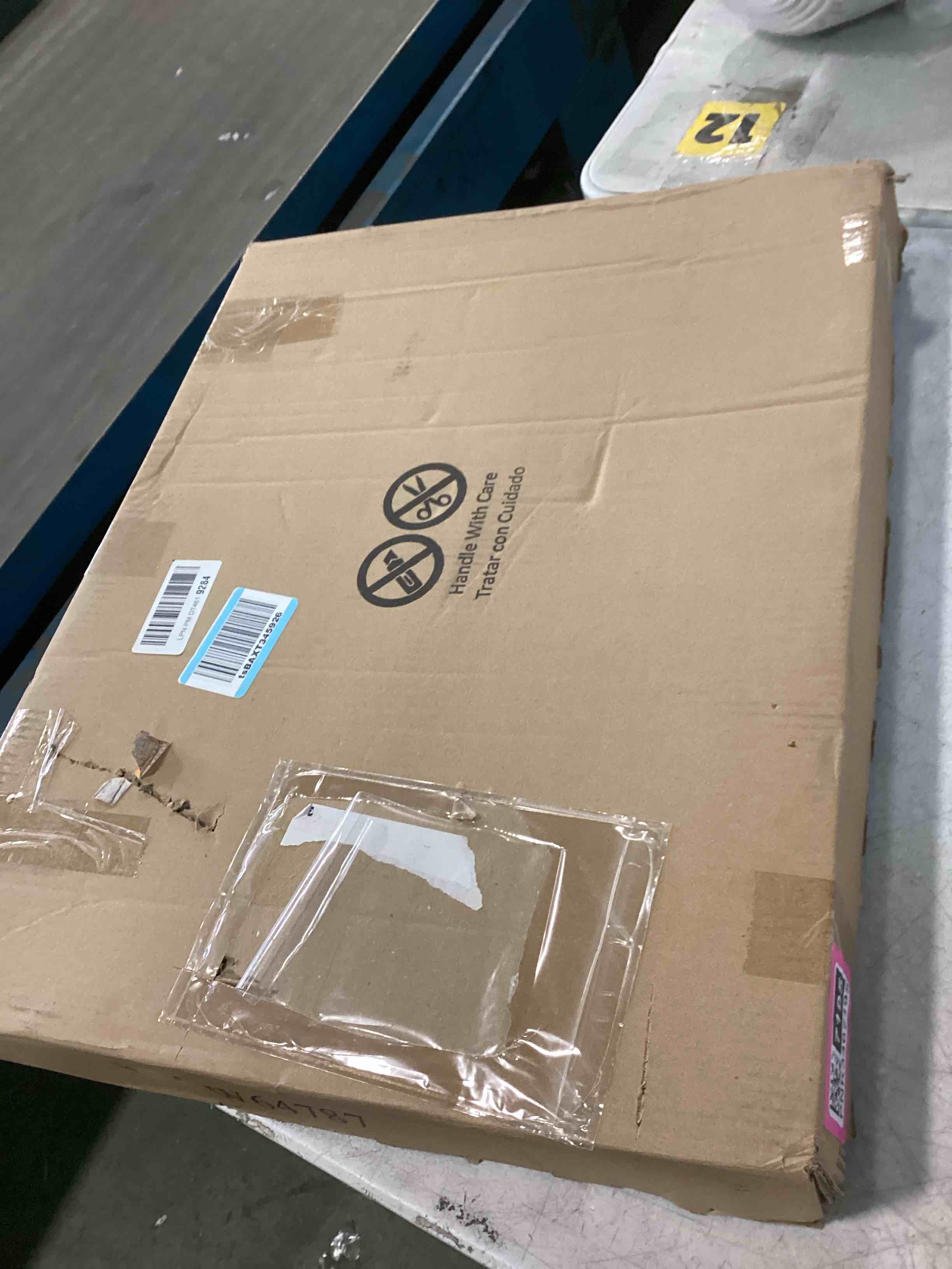 https://s3.amazonaws.com/lotting-images-prod/bidfta/PNK3467195_1746215842794.jpeg