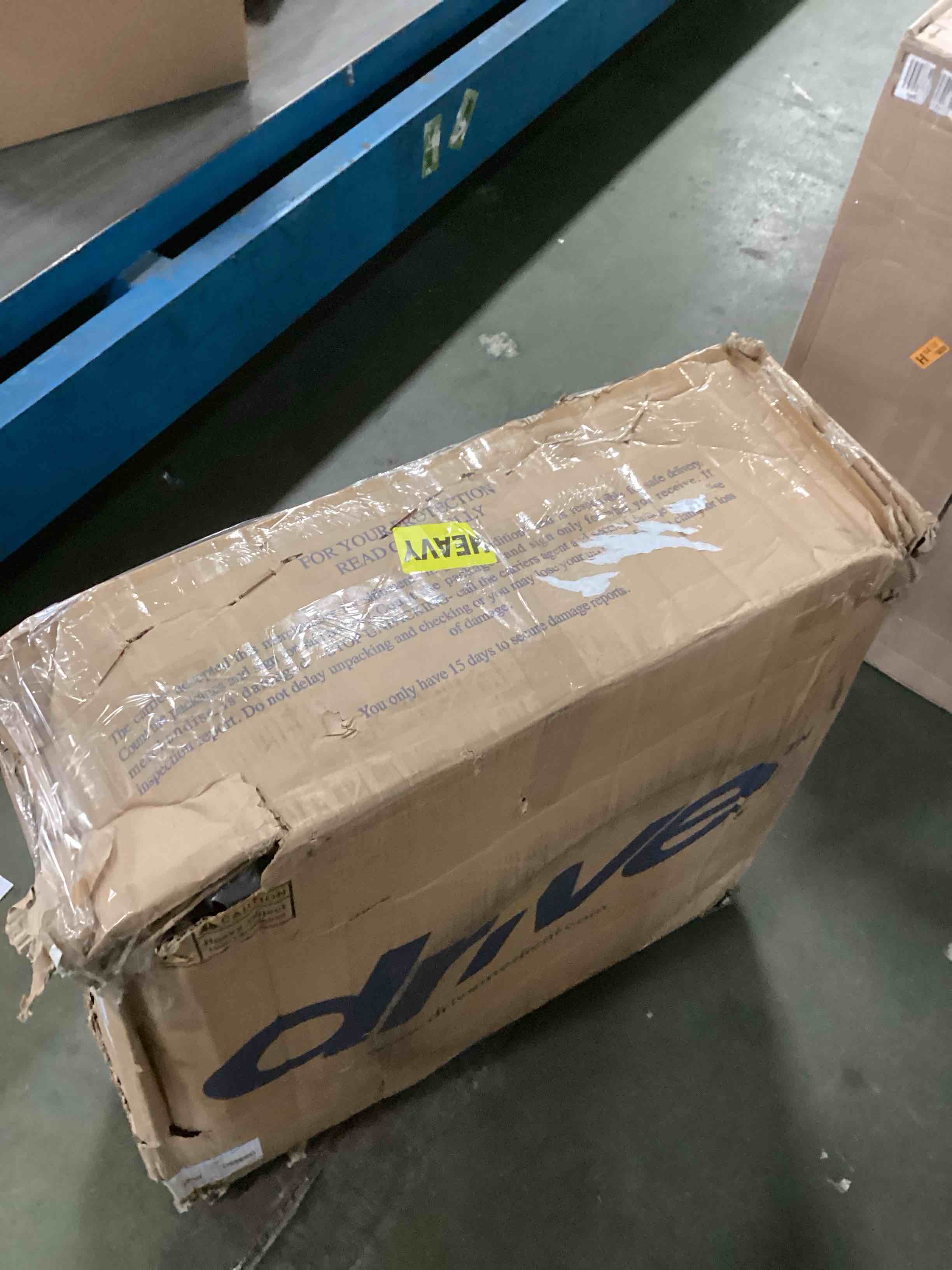 https://s3.amazonaws.com/lotting-images-prod/bidfta/PNK3467213_1746448932886.jpeg