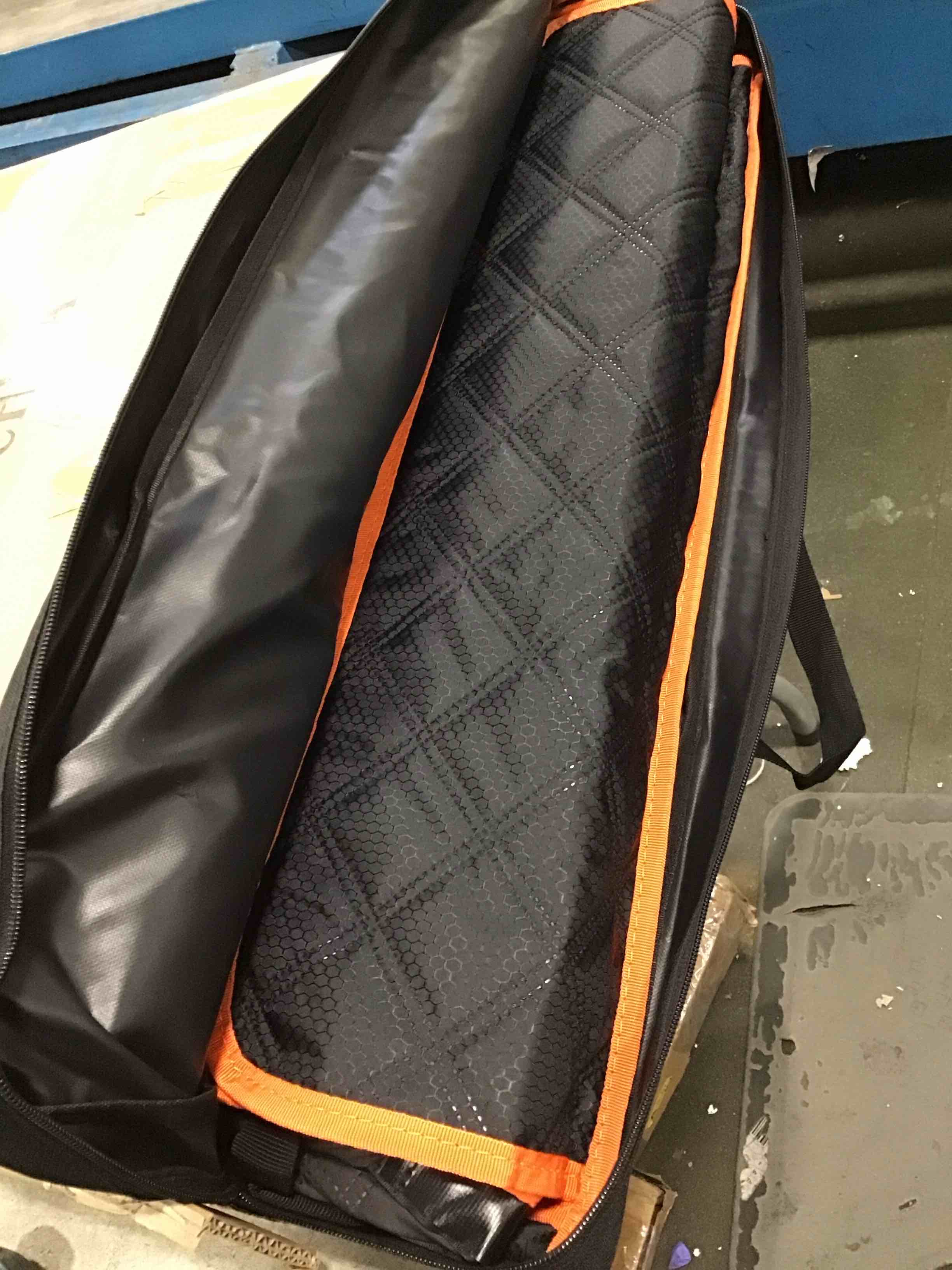 https://s3.amazonaws.com/lotting-images-prod/bidfta/PNK3468306_1747060274751.jpeg