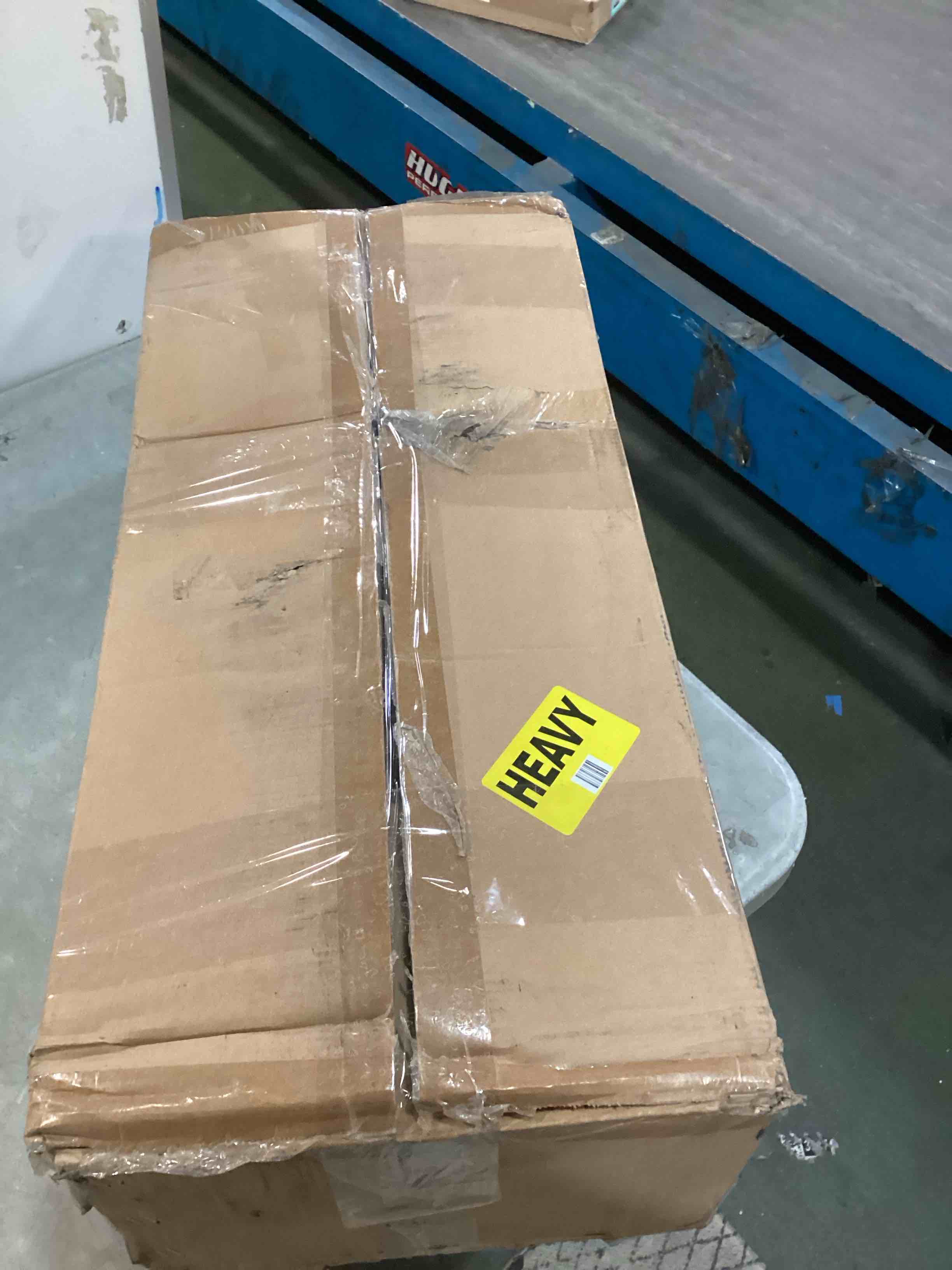 https://s3.amazonaws.com/lotting-images-prod/bidfta/PNK3469353_1745846954910.jpeg