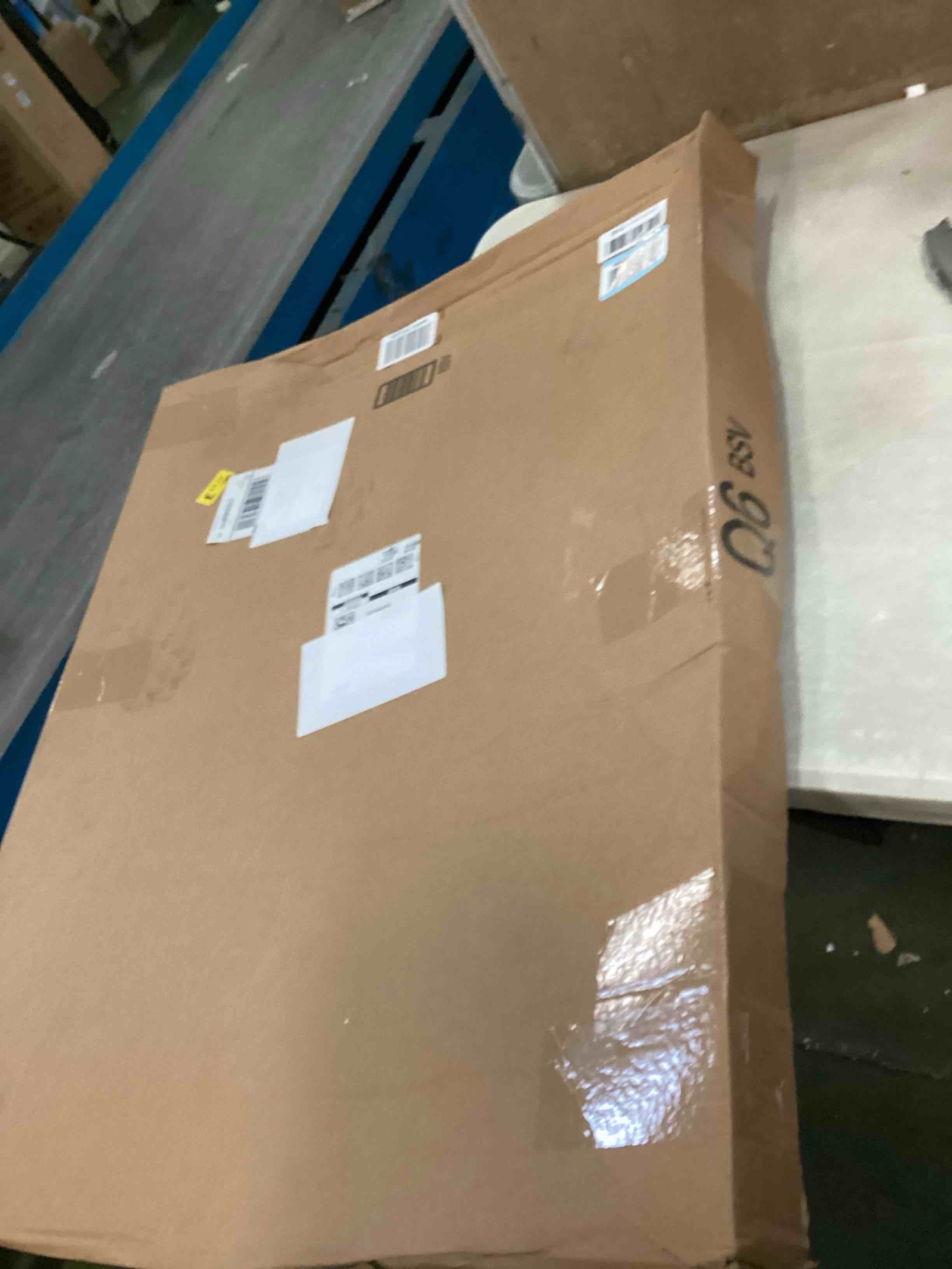 https://s3.amazonaws.com/lotting-images-prod/bidfta/PNK3470083_1746470007946.jpeg