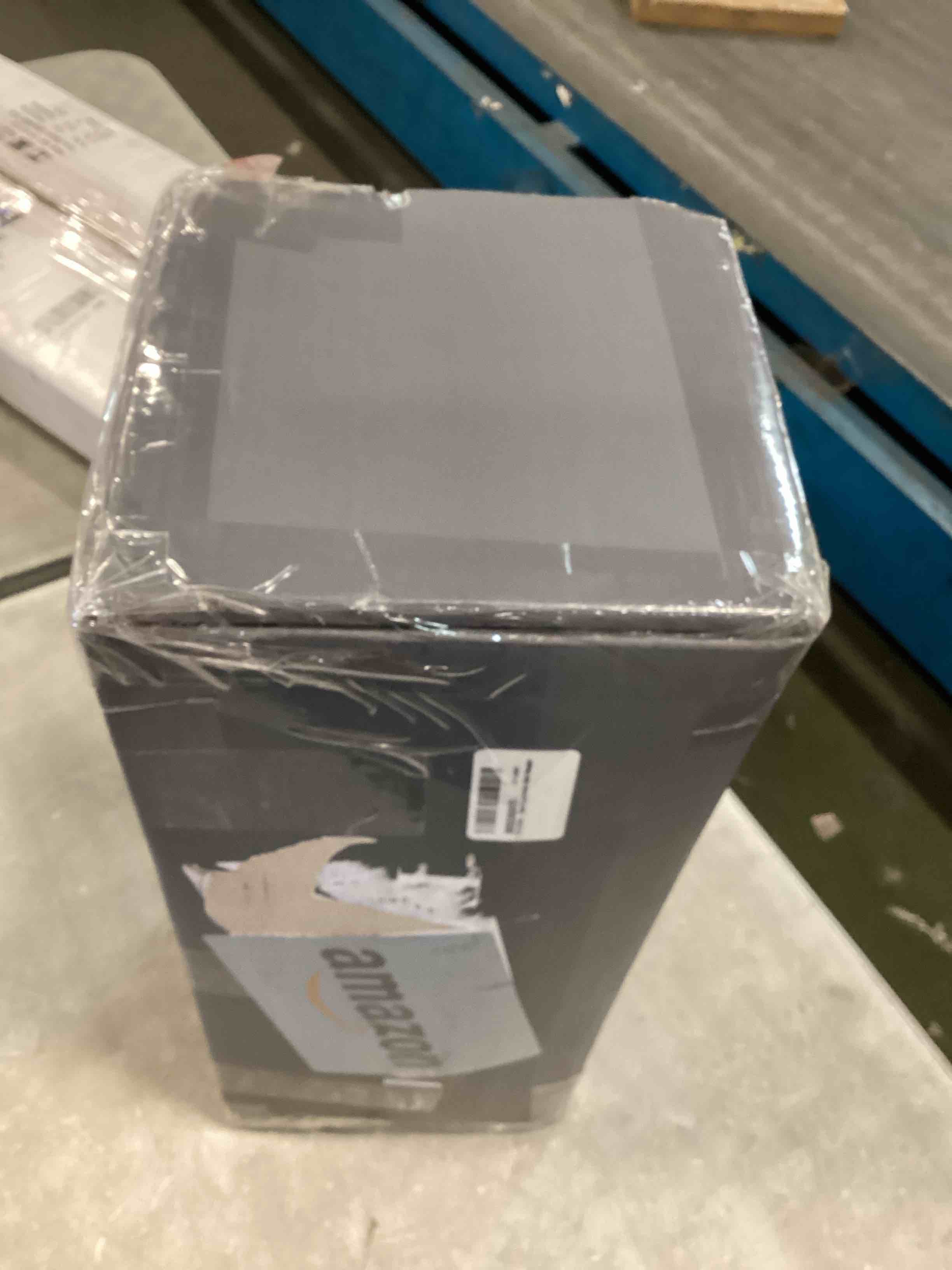 https://s3.amazonaws.com/lotting-images-prod/bidfta/PNK3470416_1746633910781.jpeg