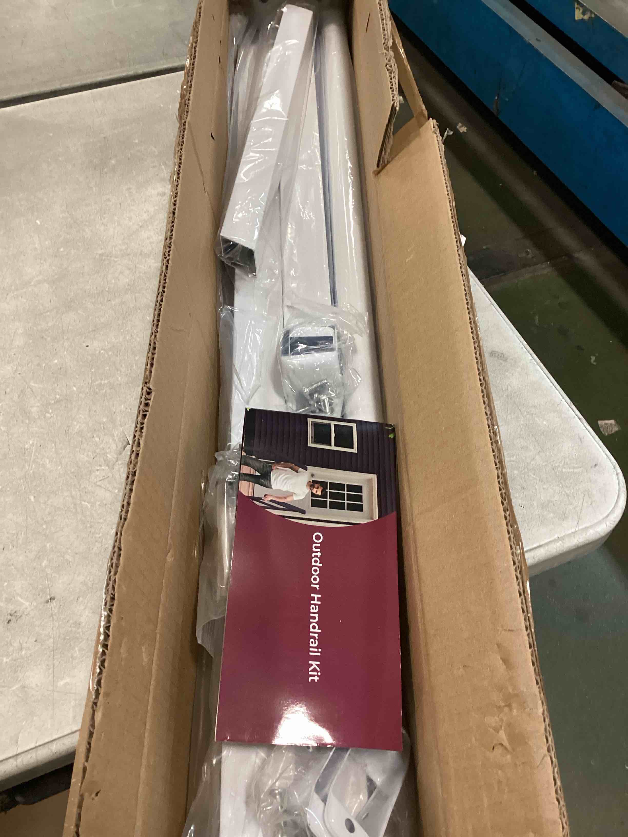 https://s3.amazonaws.com/lotting-images-prod/bidfta/PNK3470429_1746635101598.jpeg