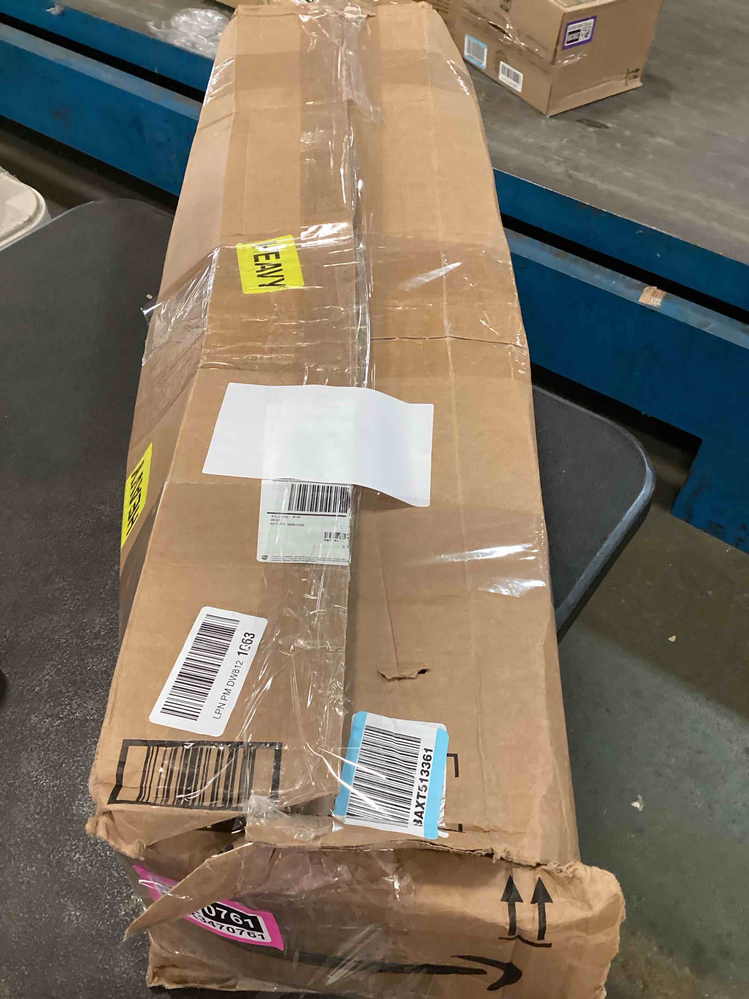 https://s3.amazonaws.com/lotting-images-prod/bidfta/PNK3470761_1746795338524.jpeg