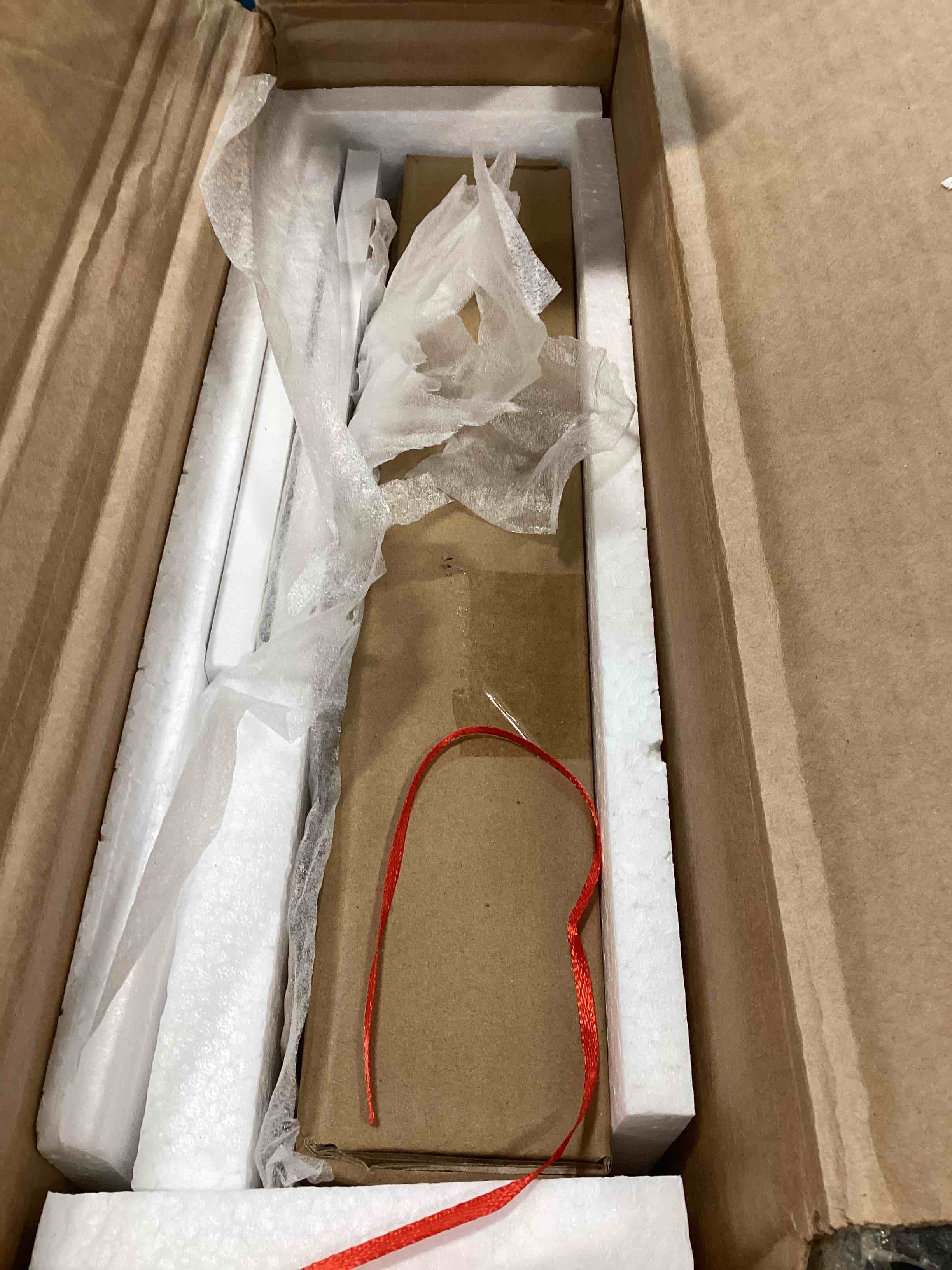 https://s3.amazonaws.com/lotting-images-prod/bidfta/PNK3471057_1747072256047.jpeg
