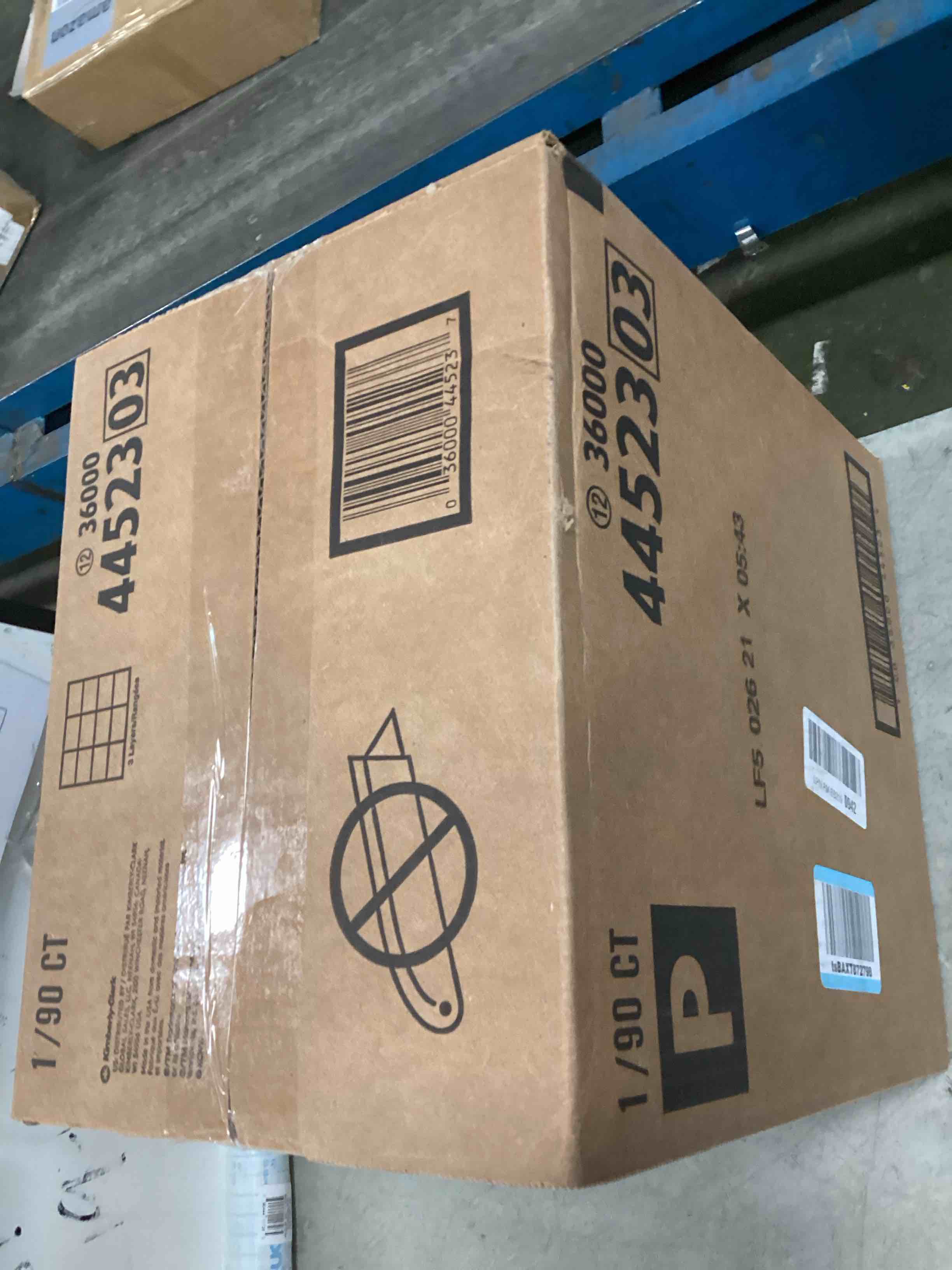 https://s3.amazonaws.com/lotting-images-prod/bidfta/PNK3471138_1747146957696.jpeg