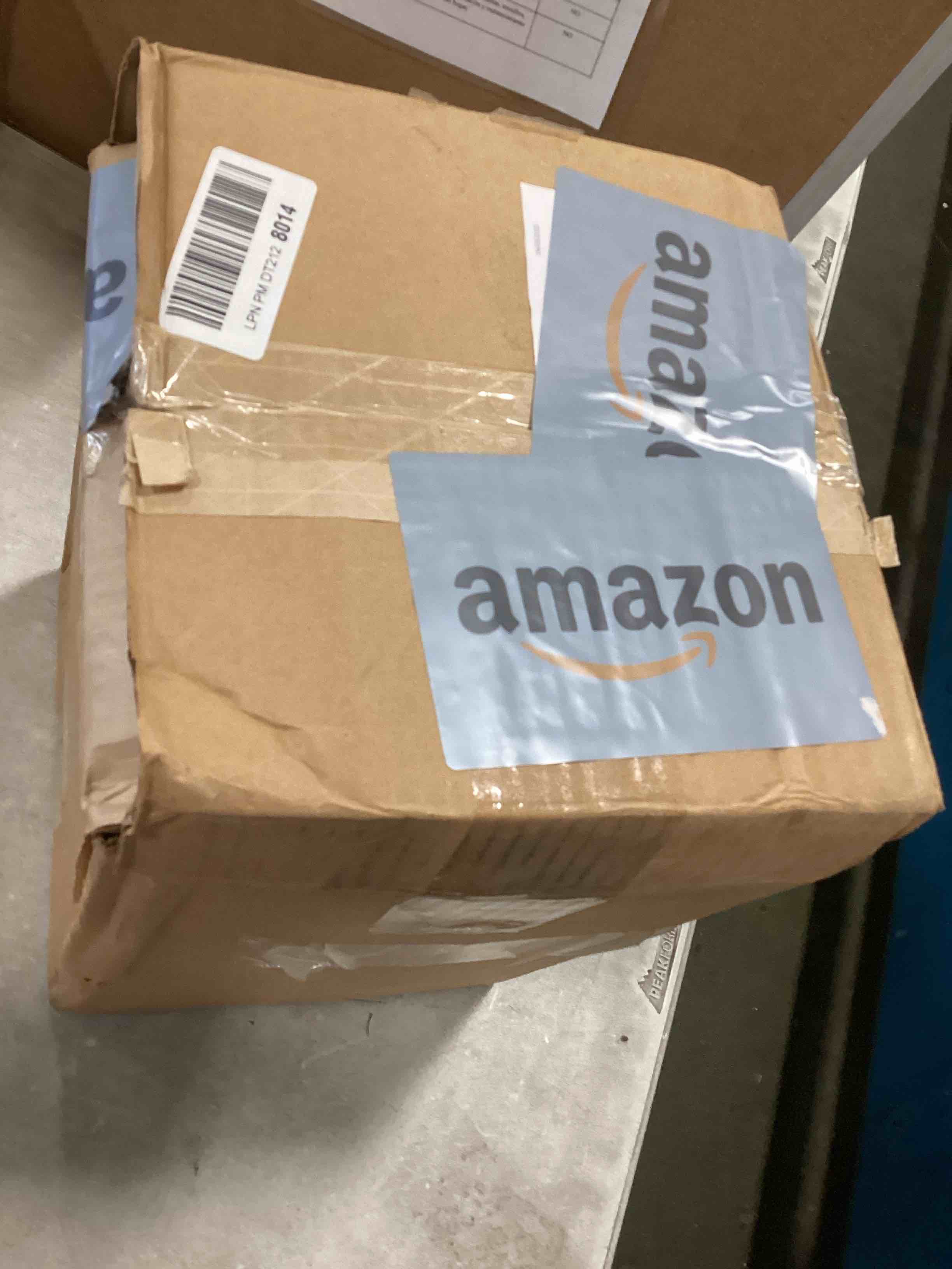 https://s3.amazonaws.com/lotting-images-prod/bidfta/PNK3471519_1747313138068.jpeg