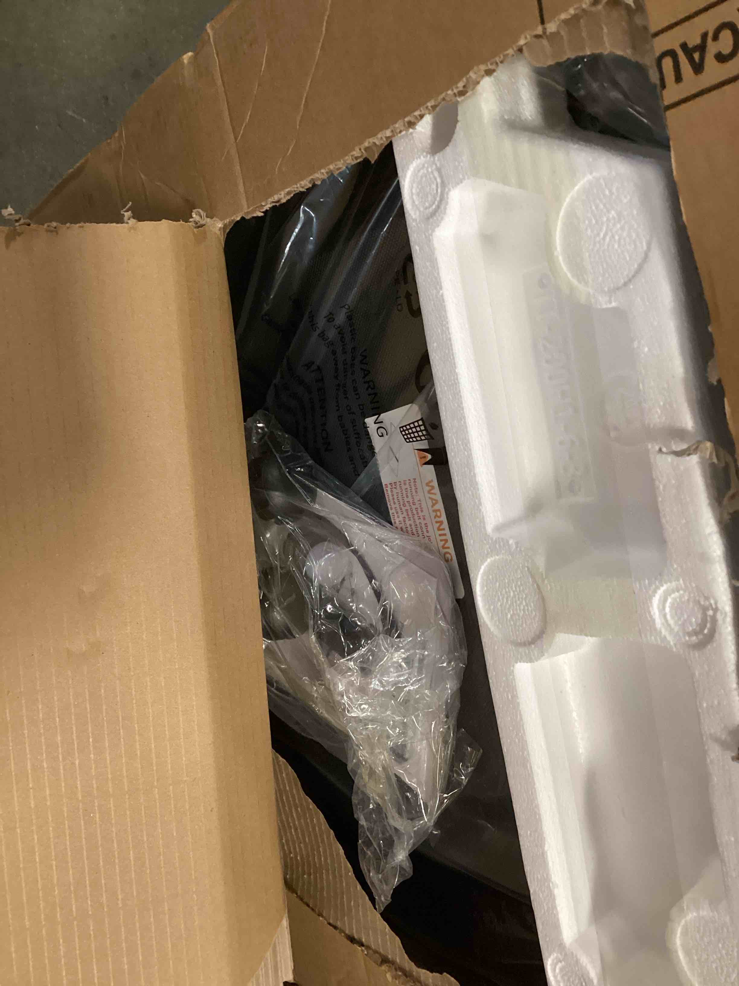 https://s3.amazonaws.com/lotting-images-prod/bidfta/PNK3471561_1747321016103.jpeg