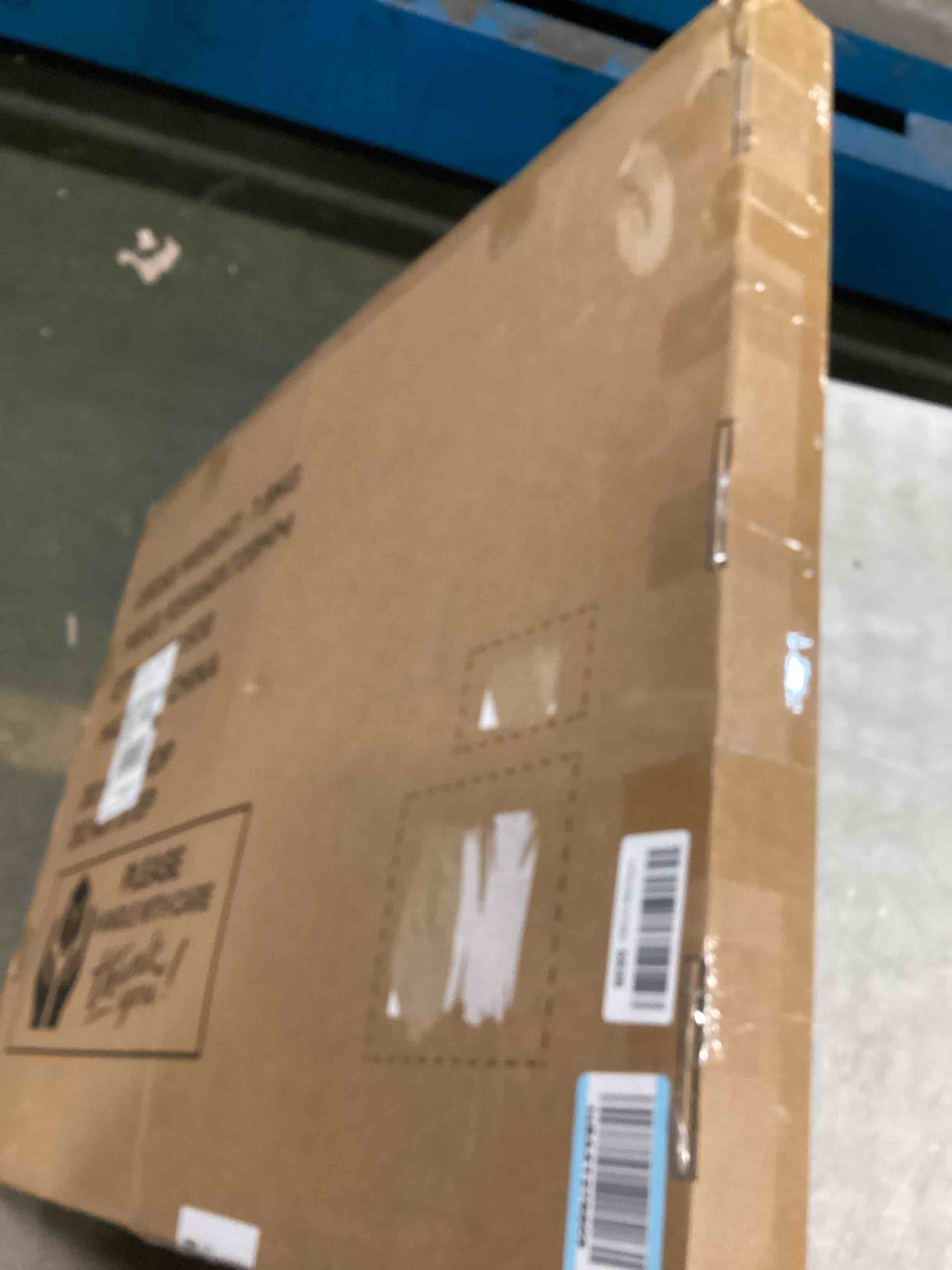 https://s3.amazonaws.com/lotting-images-prod/bidfta/PNK3471796_1747410477693.jpeg