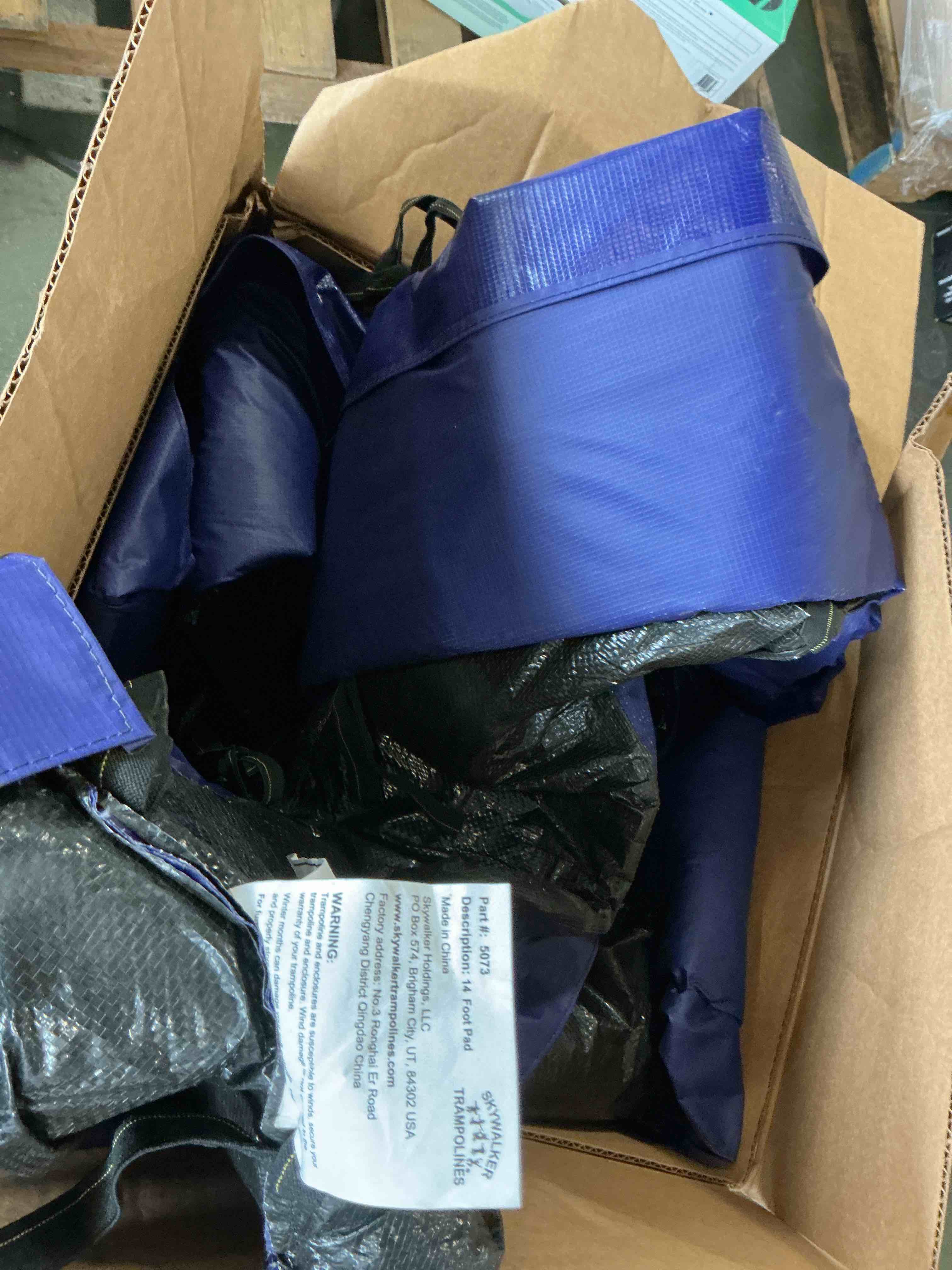 https://s3.amazonaws.com/lotting-images-prod/bidfta/PNK3482334_1755800925589.jpeg
