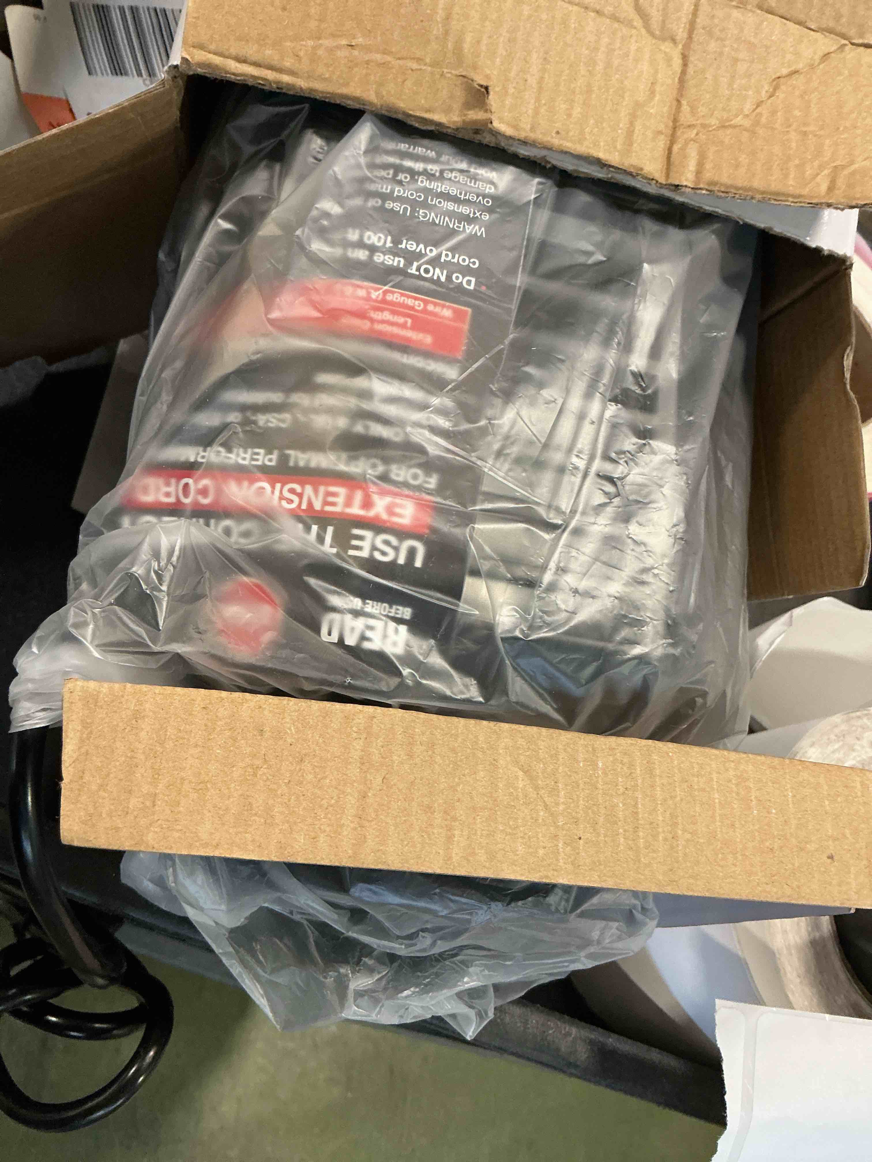 https://s3.amazonaws.com/lotting-images-prod/bidfta/PNK3482623_1756121400352.jpeg
