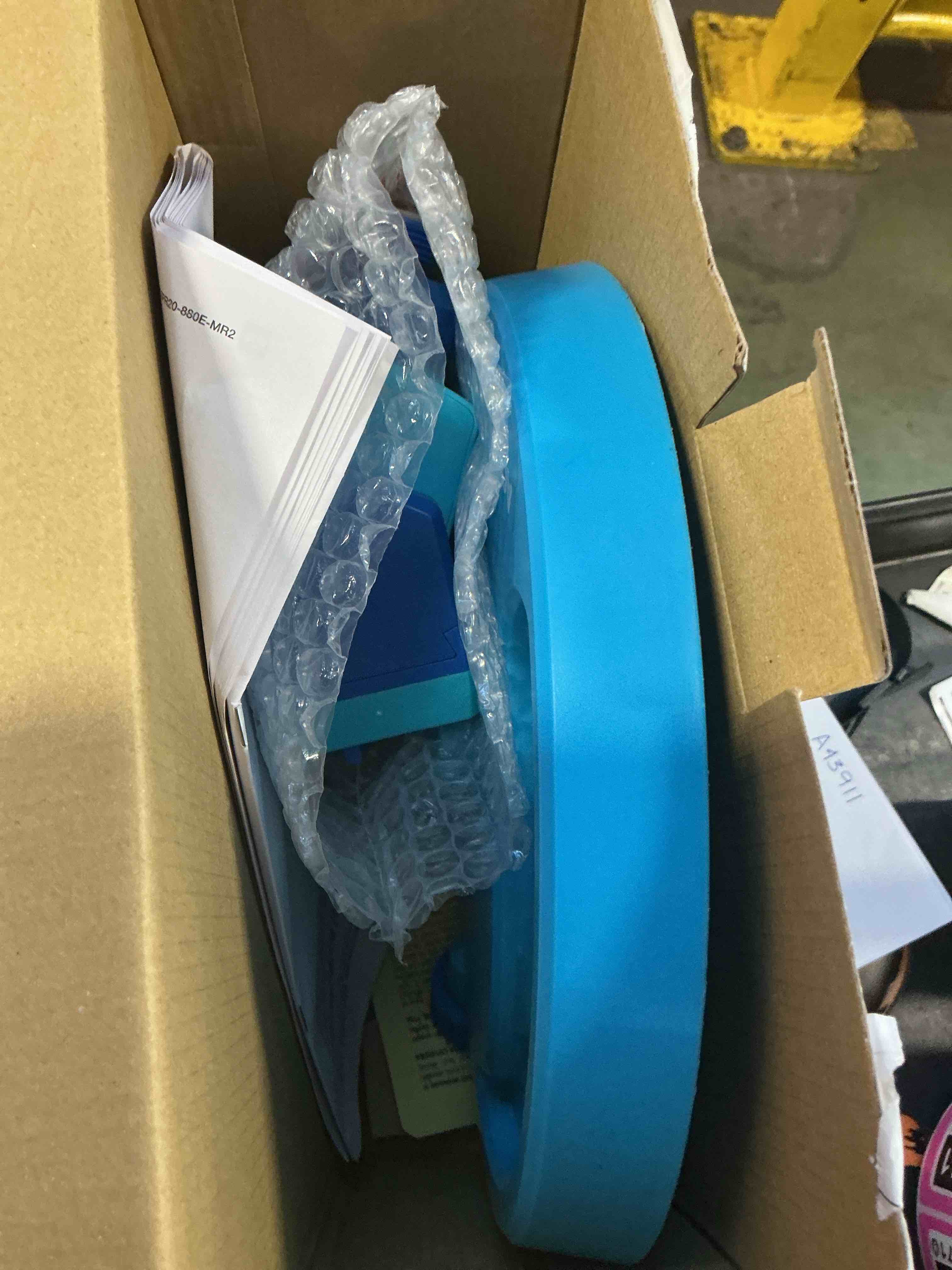 https://s3.amazonaws.com/lotting-images-prod/bidfta/PNK3482698_1756210537399.jpeg