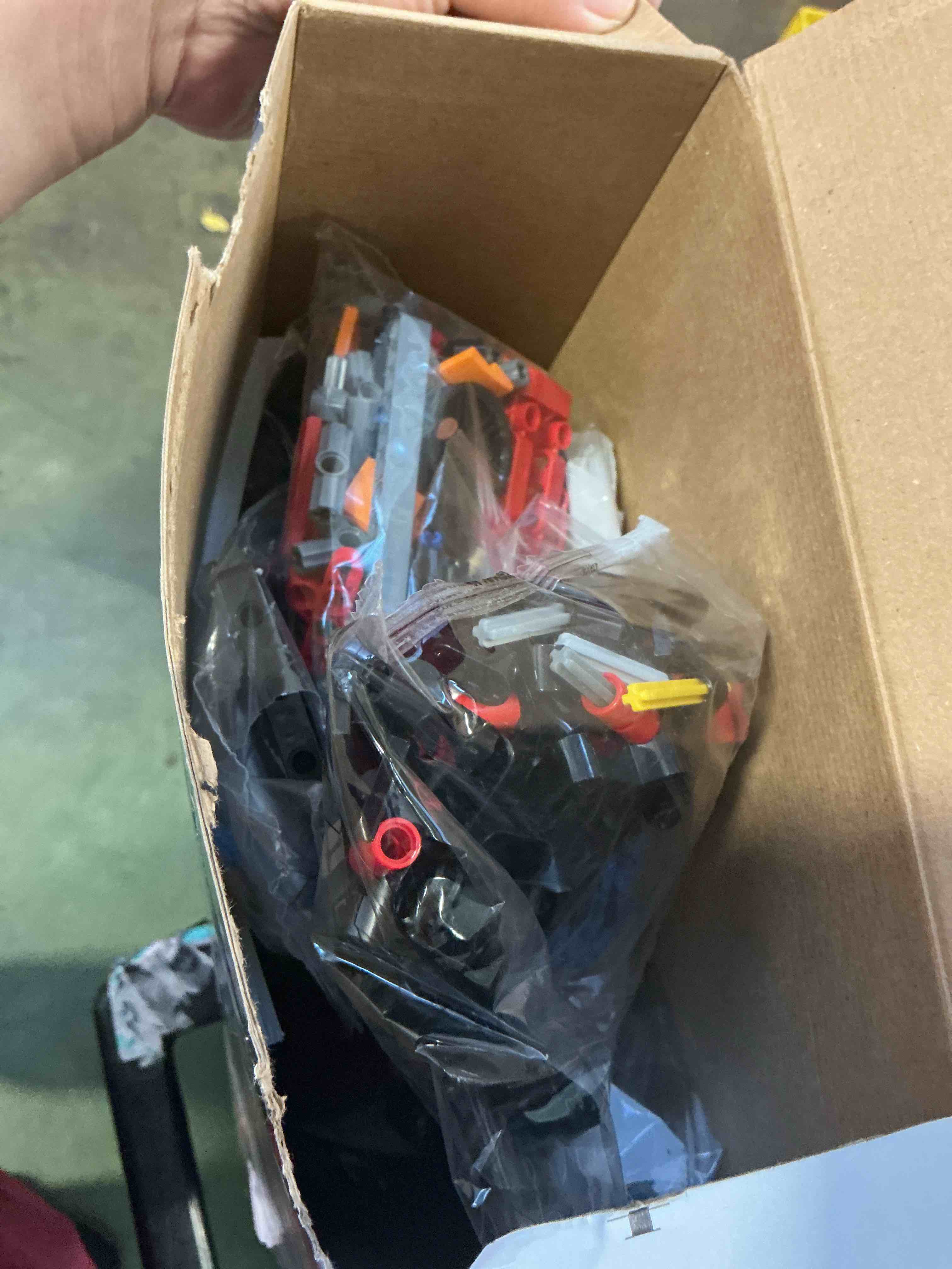 https://s3.amazonaws.com/lotting-images-prod/bidfta/PNK3482707_1756212499247.jpeg