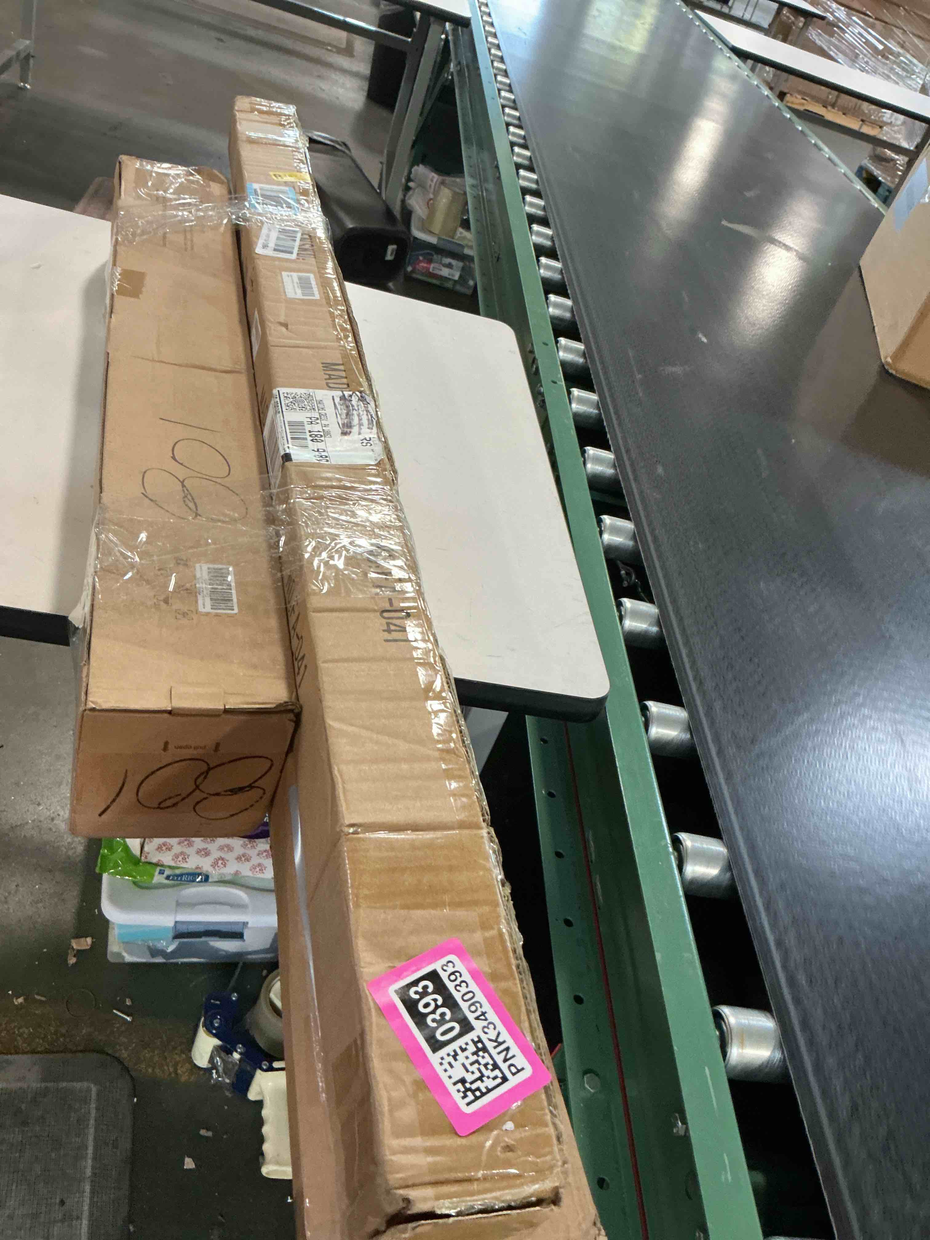 https://s3.amazonaws.com/lotting-images-prod/bidfta/PNK3490393_1755370686515.jpeg