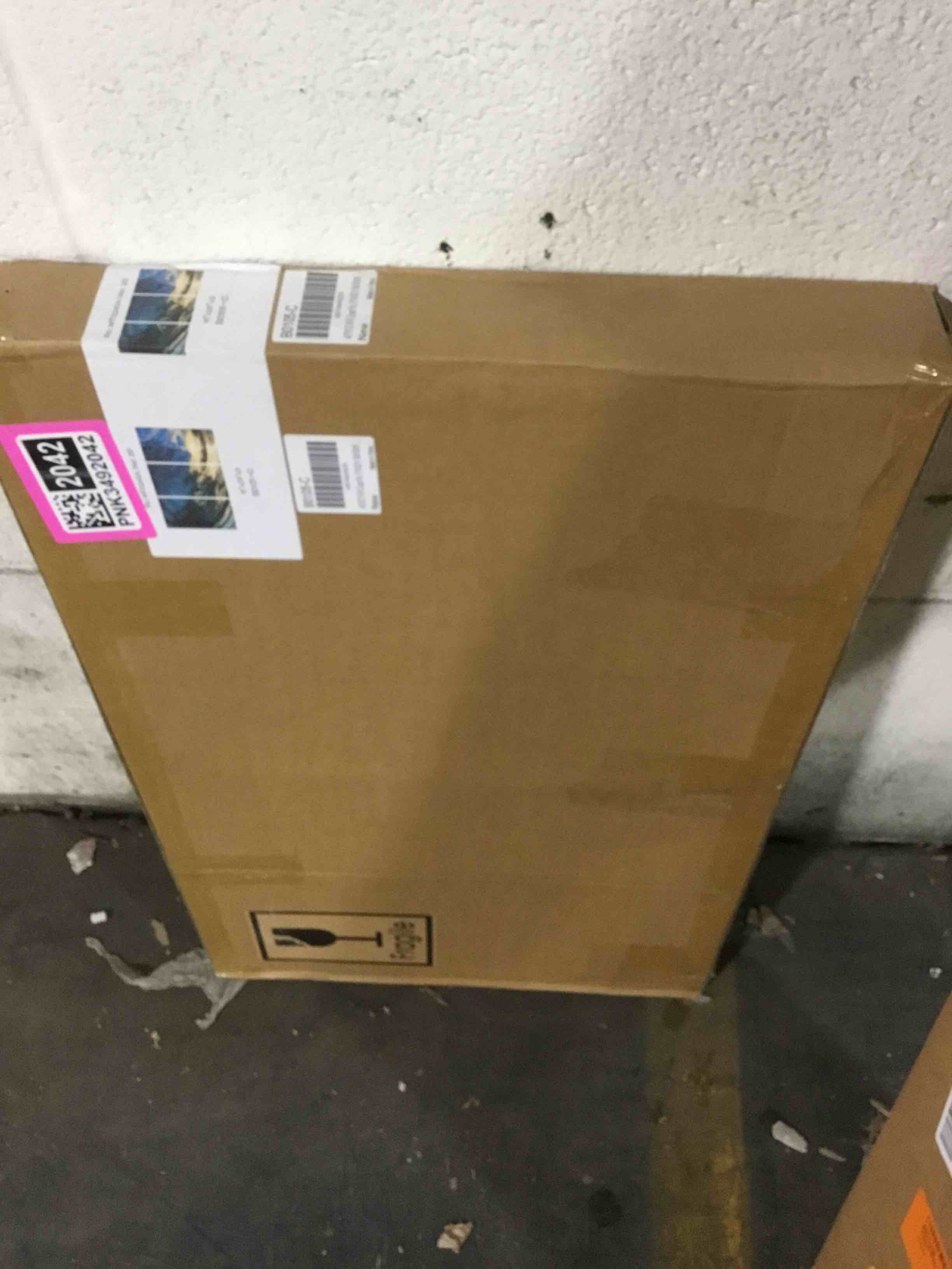 https://s3.amazonaws.com/lotting-images-prod/bidfta/PNK3492042_1760990936922.jpeg