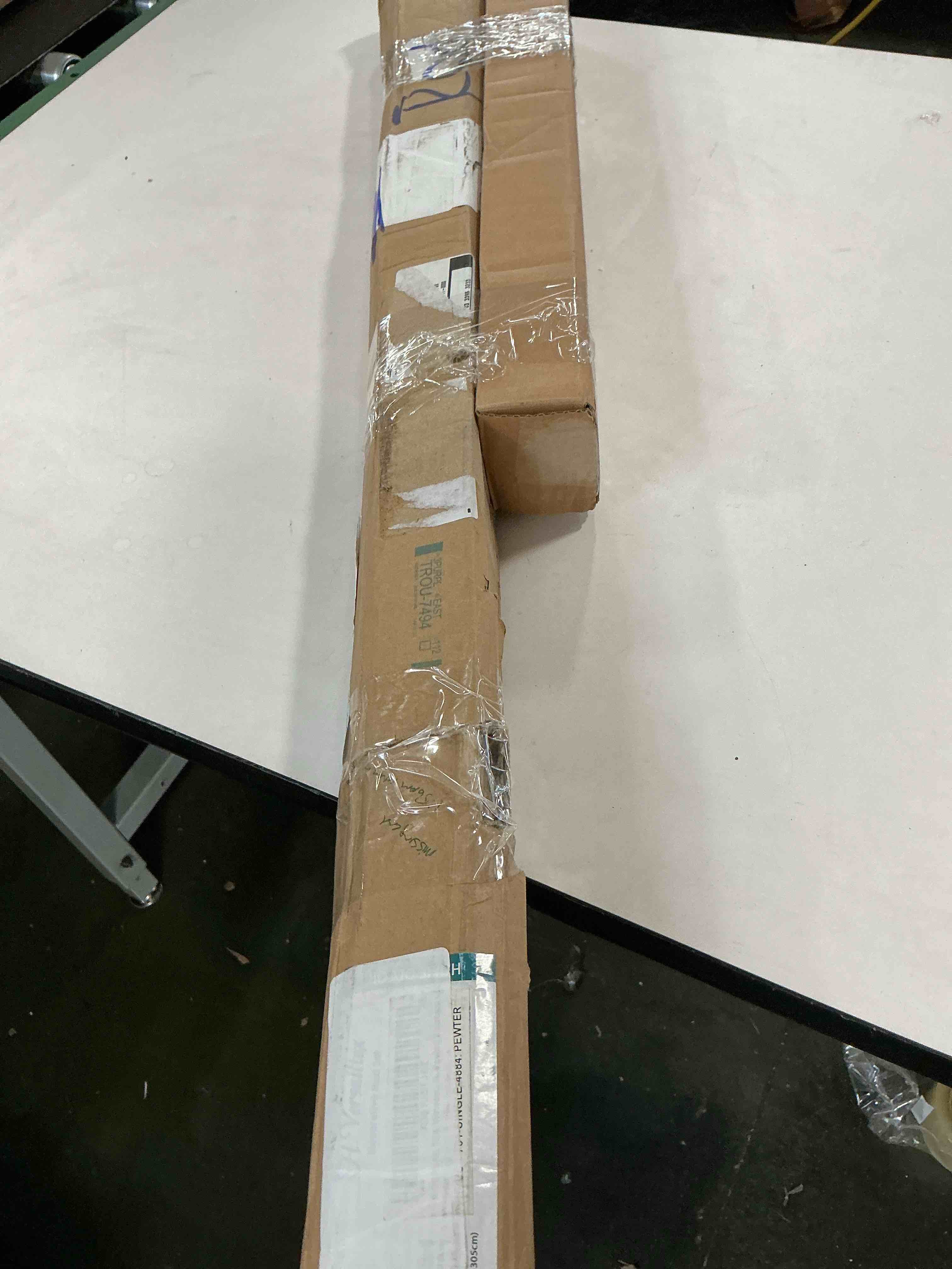 https://s3.amazonaws.com/lotting-images-prod/bidfta/PNK3497108_1755528529747.jpeg