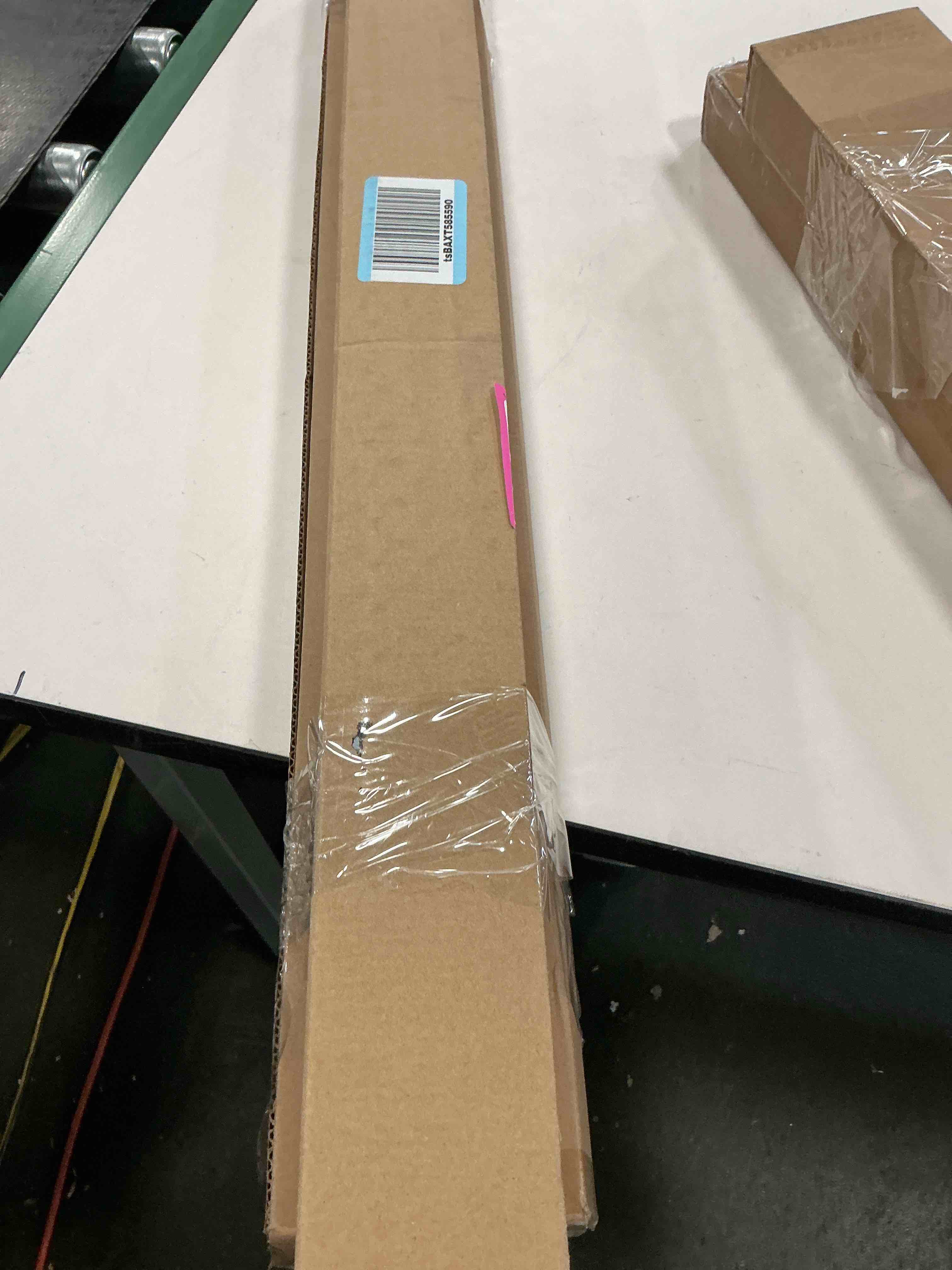 https://s3.amazonaws.com/lotting-images-prod/bidfta/PNK3497512_1755634294620.jpeg