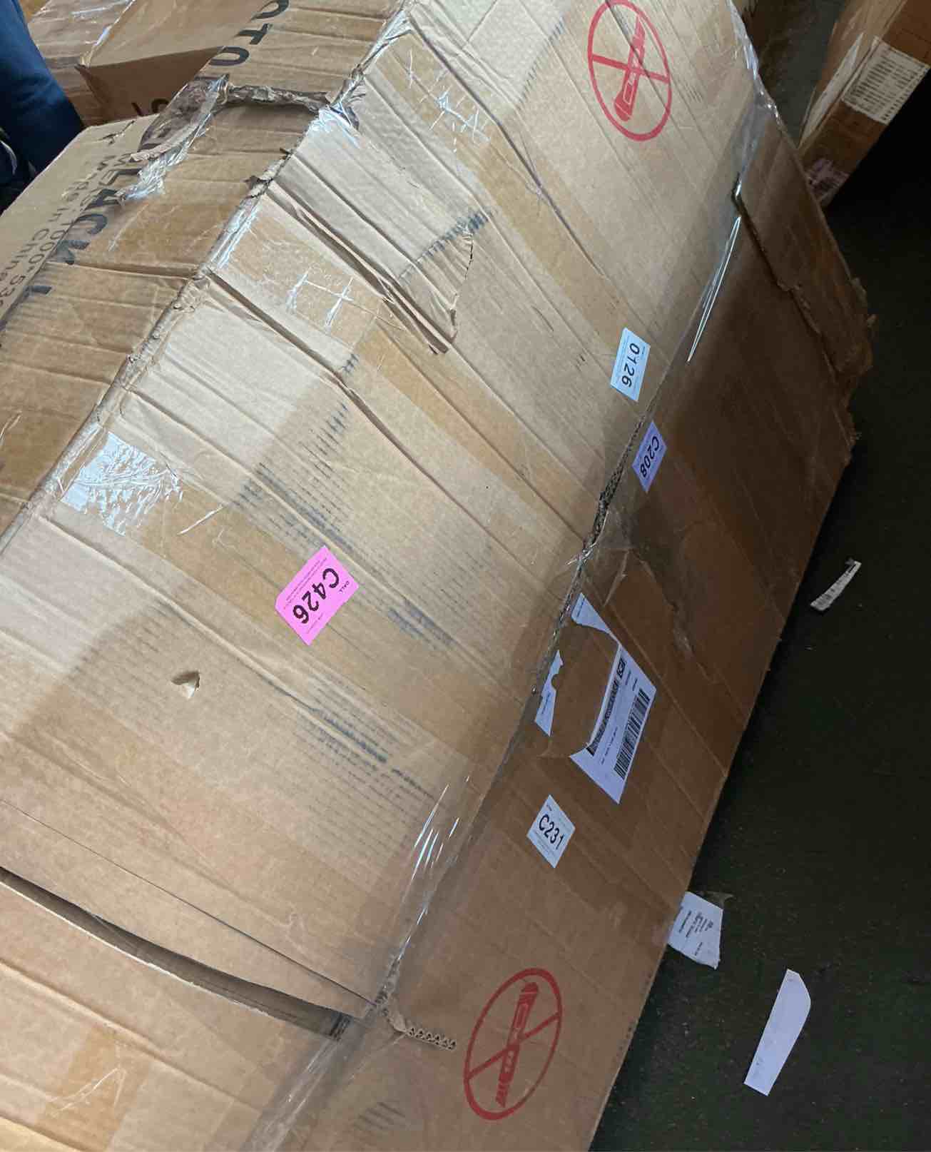 https://s3.amazonaws.com/lotting-images-prod/bidfta/PNK3505919_1755173186013.jpeg