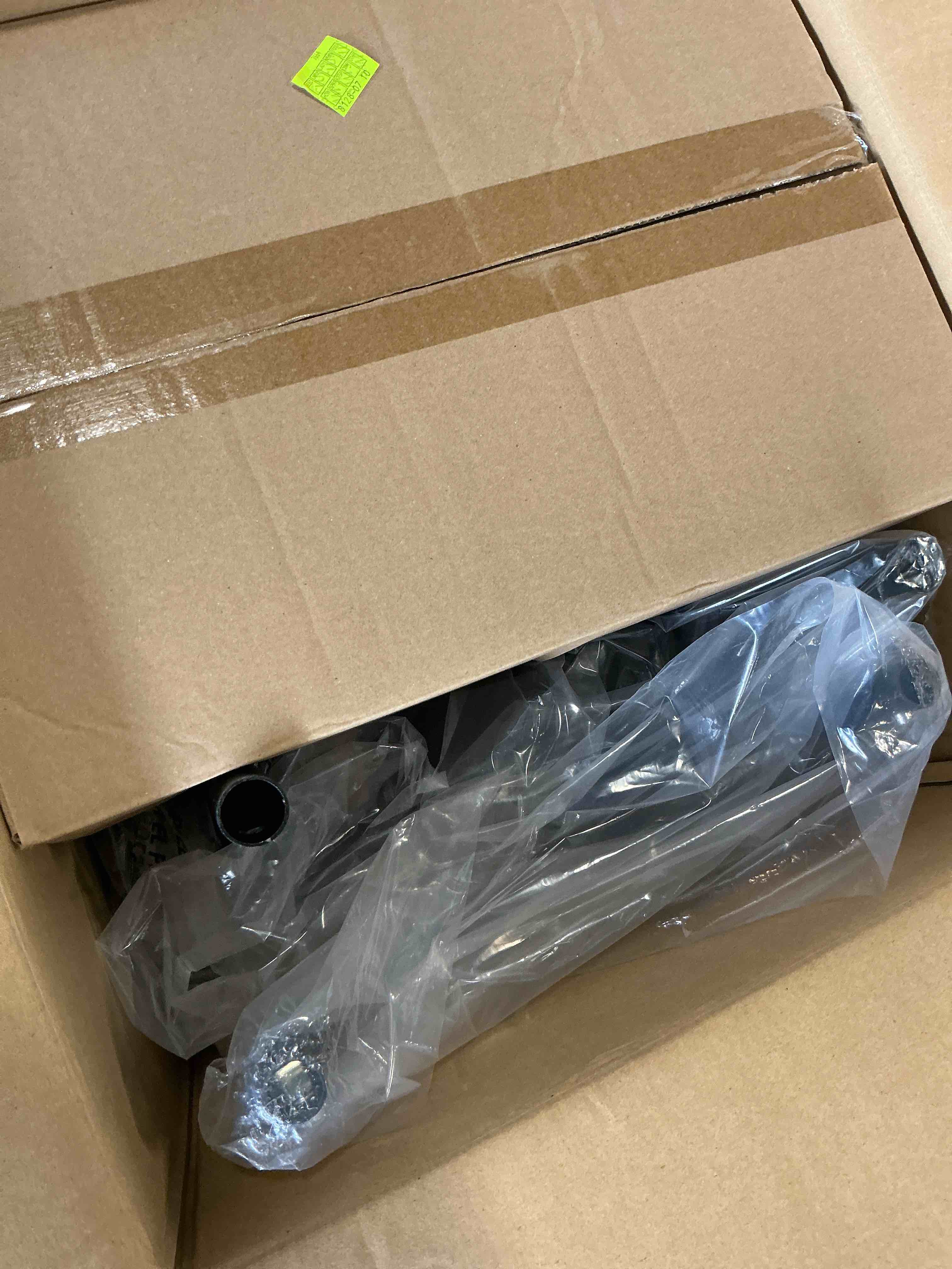 https://s3.amazonaws.com/lotting-images-prod/bidfta/PNK3506796_1756153079728.jpeg