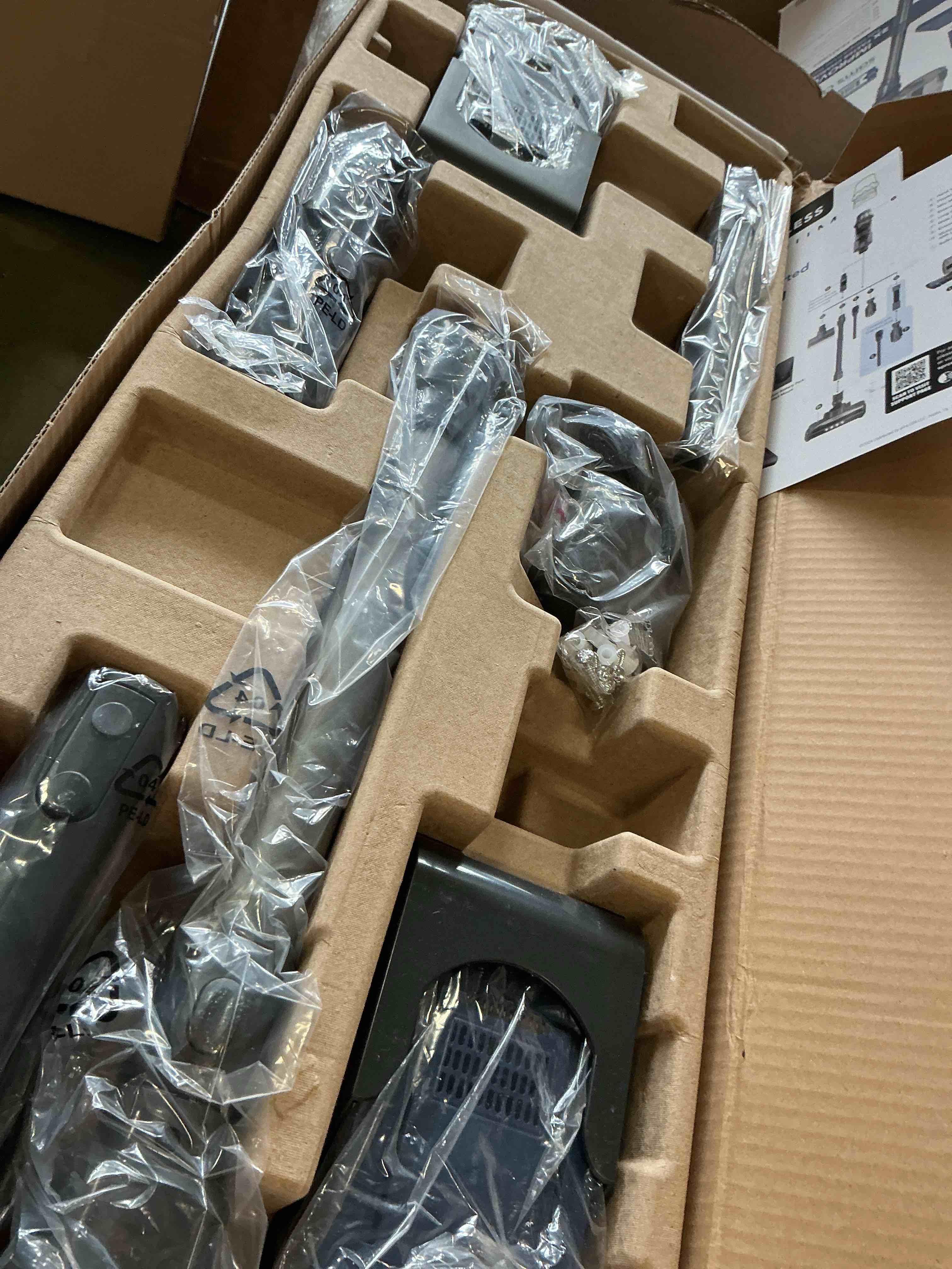 https://s3.amazonaws.com/lotting-images-prod/bidfta/PNK3507325_1756399940966.jpeg