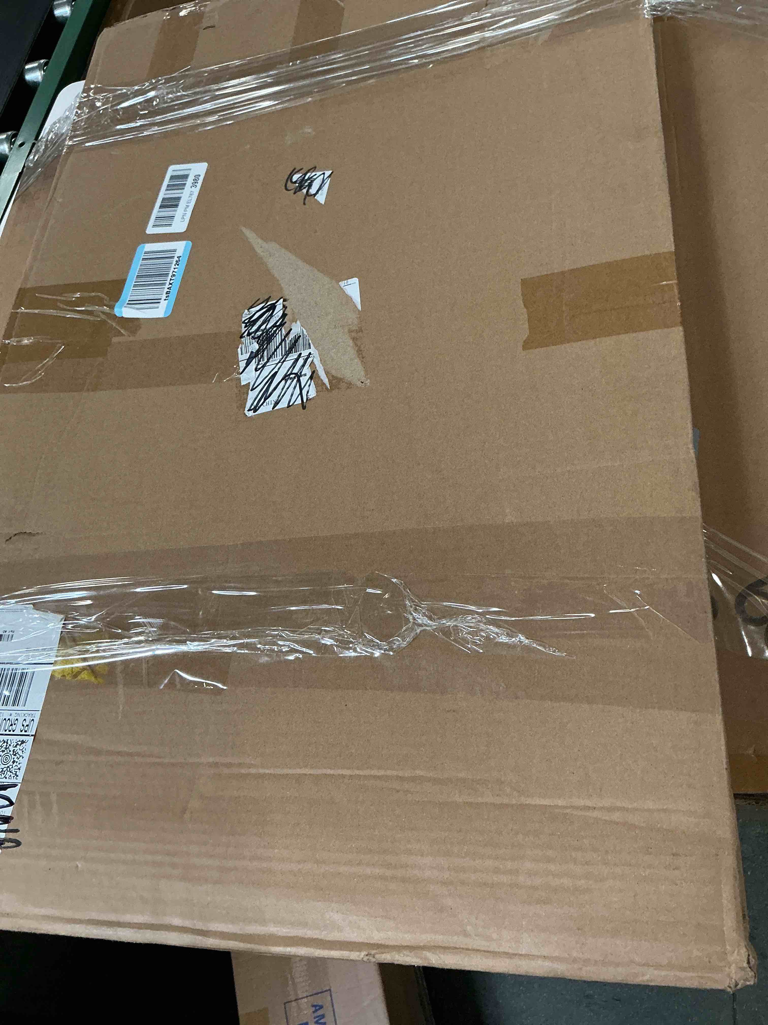 https://s3.amazonaws.com/lotting-images-prod/bidfta/PNK3509257_1755273941207.jpeg