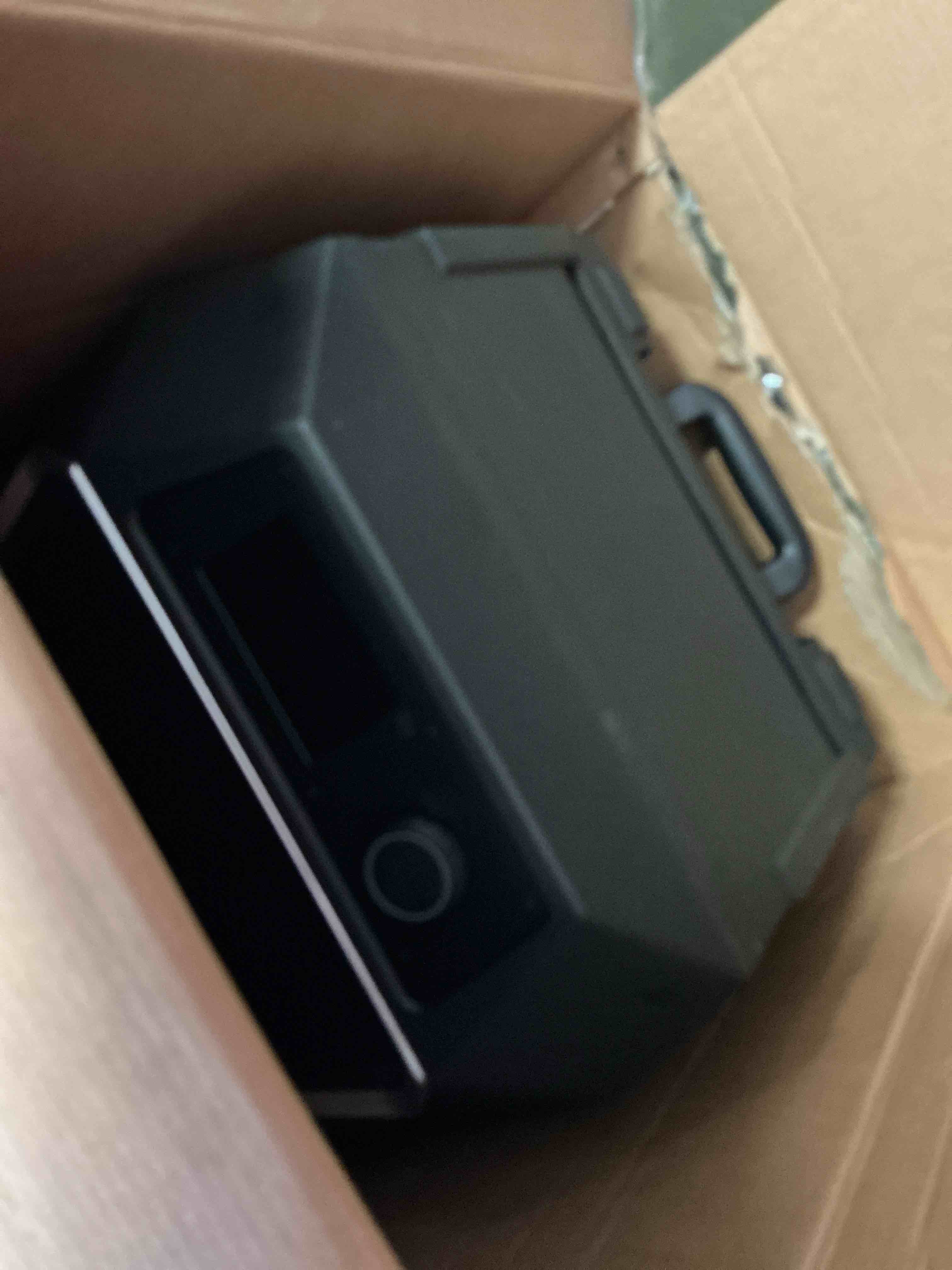 https://s3.amazonaws.com/lotting-images-prod/bidfta/PNK3510162_1756209380318.jpeg