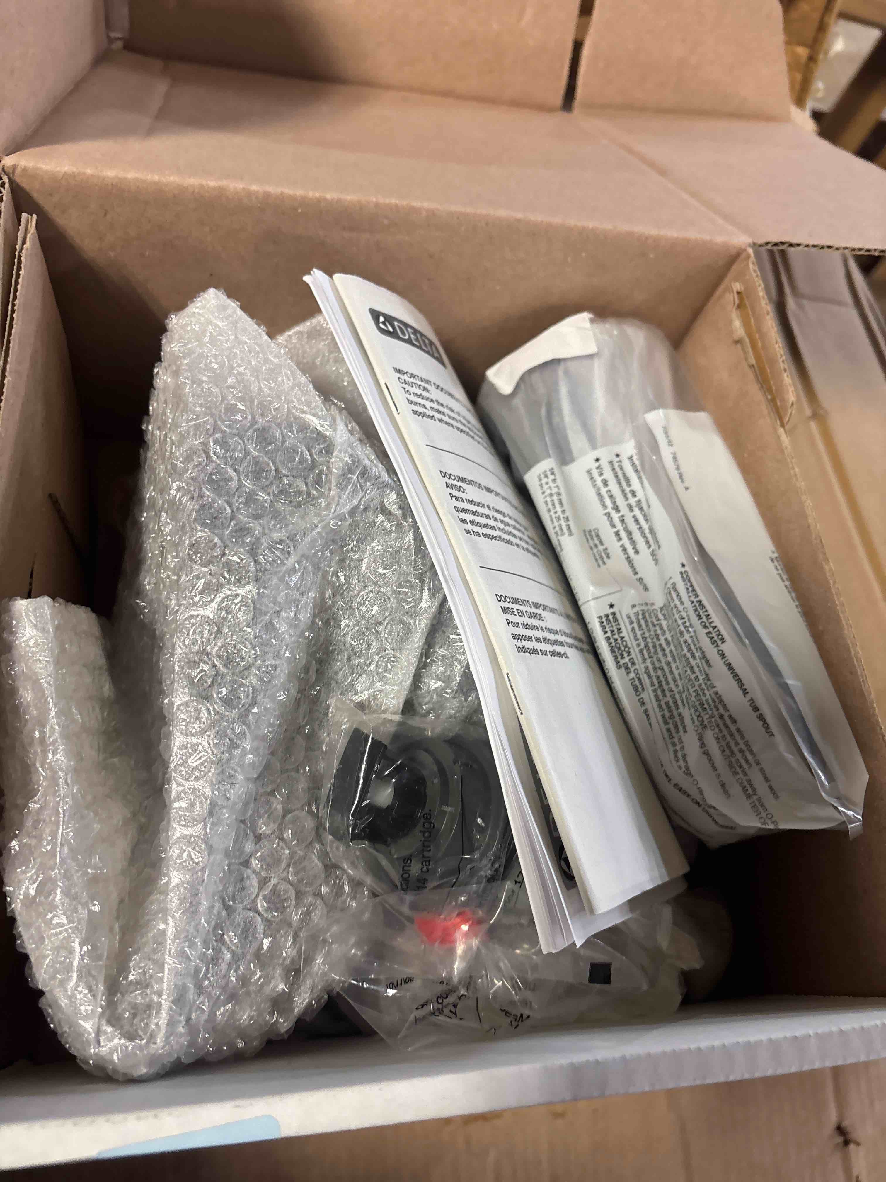 https://s3.amazonaws.com/lotting-images-prod/bidfta/PNK3529639_1749135883933.jpeg
