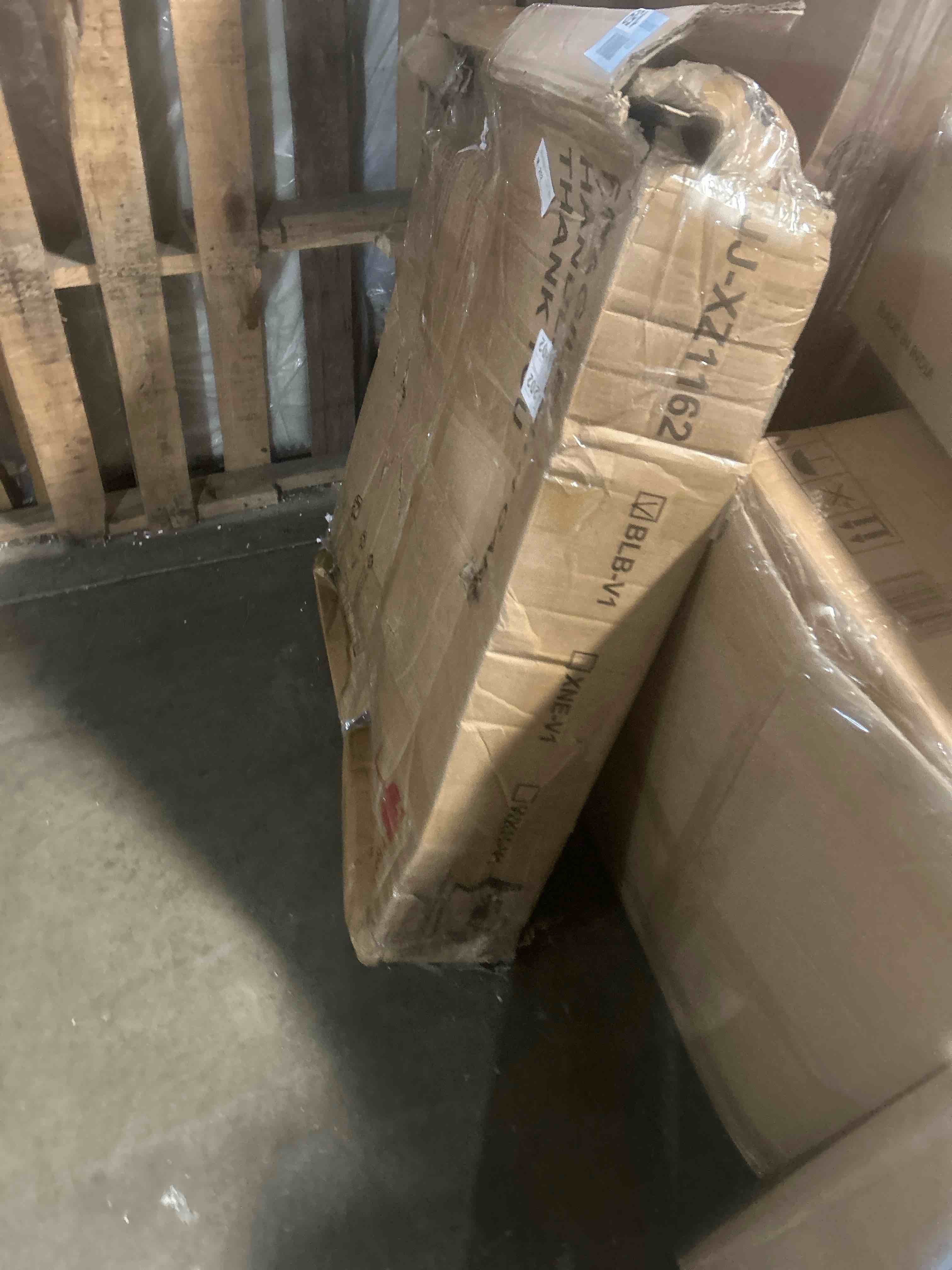 https://s3.amazonaws.com/lotting-images-prod/bidfta/PNK3535004_1751640485600.jpeg