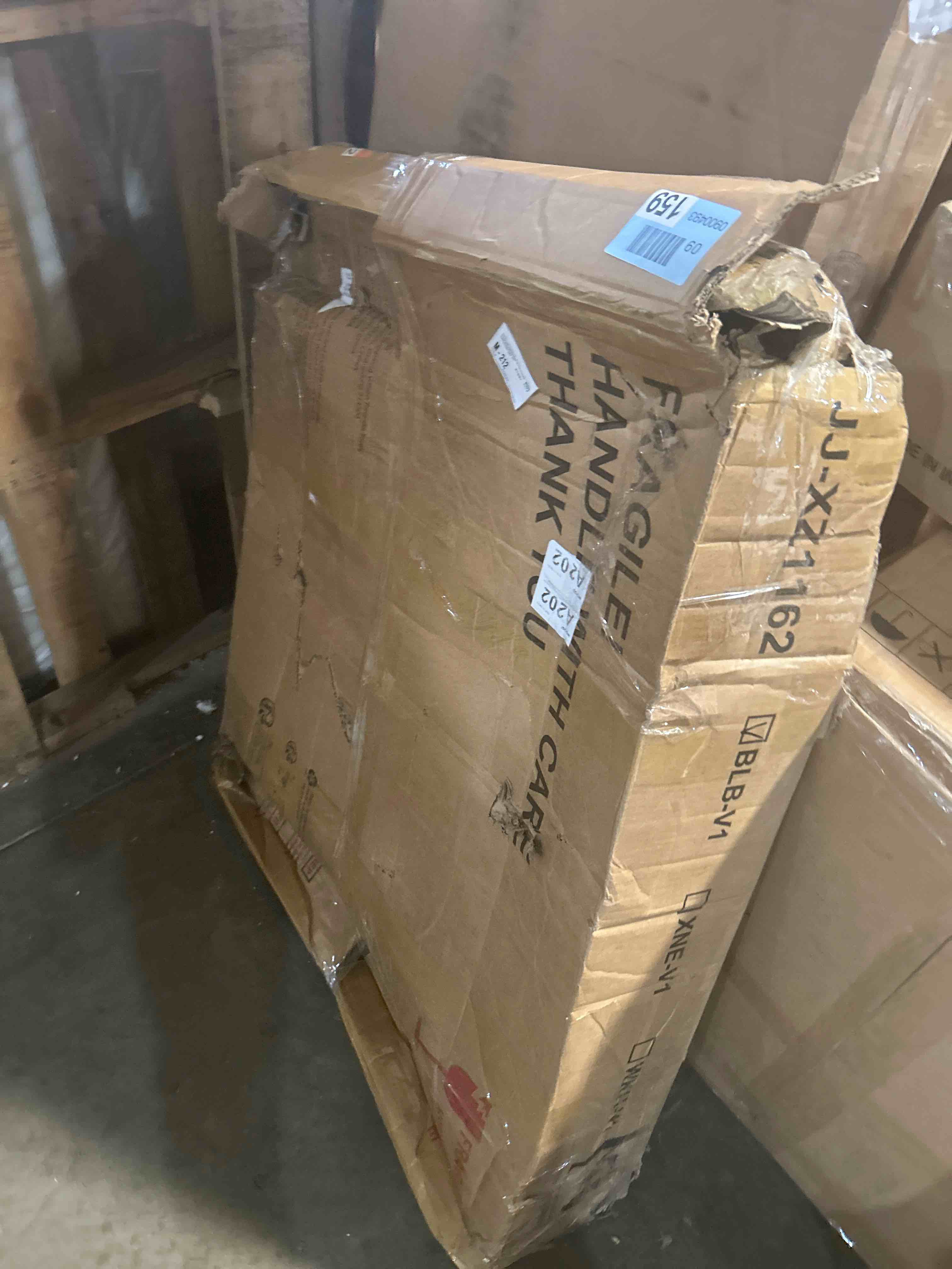 https://s3.amazonaws.com/lotting-images-prod/bidfta/PNK3535004_1751640487001.jpeg