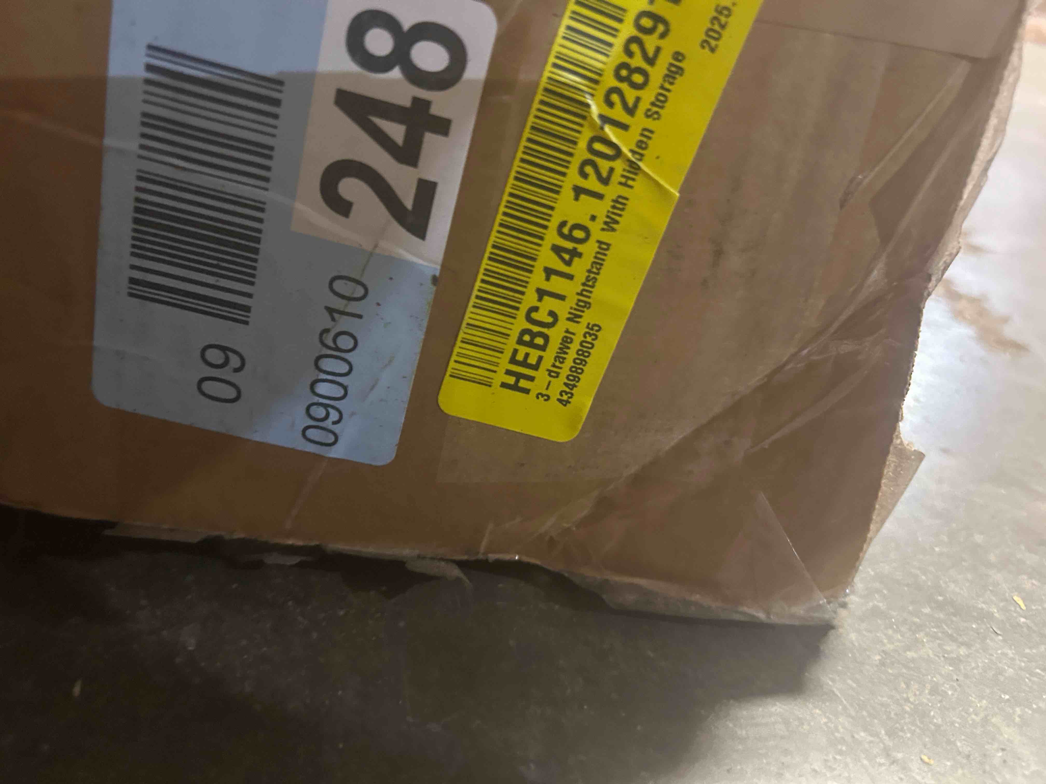https://s3.amazonaws.com/lotting-images-prod/bidfta/PNK3535027_1751637578481.jpeg