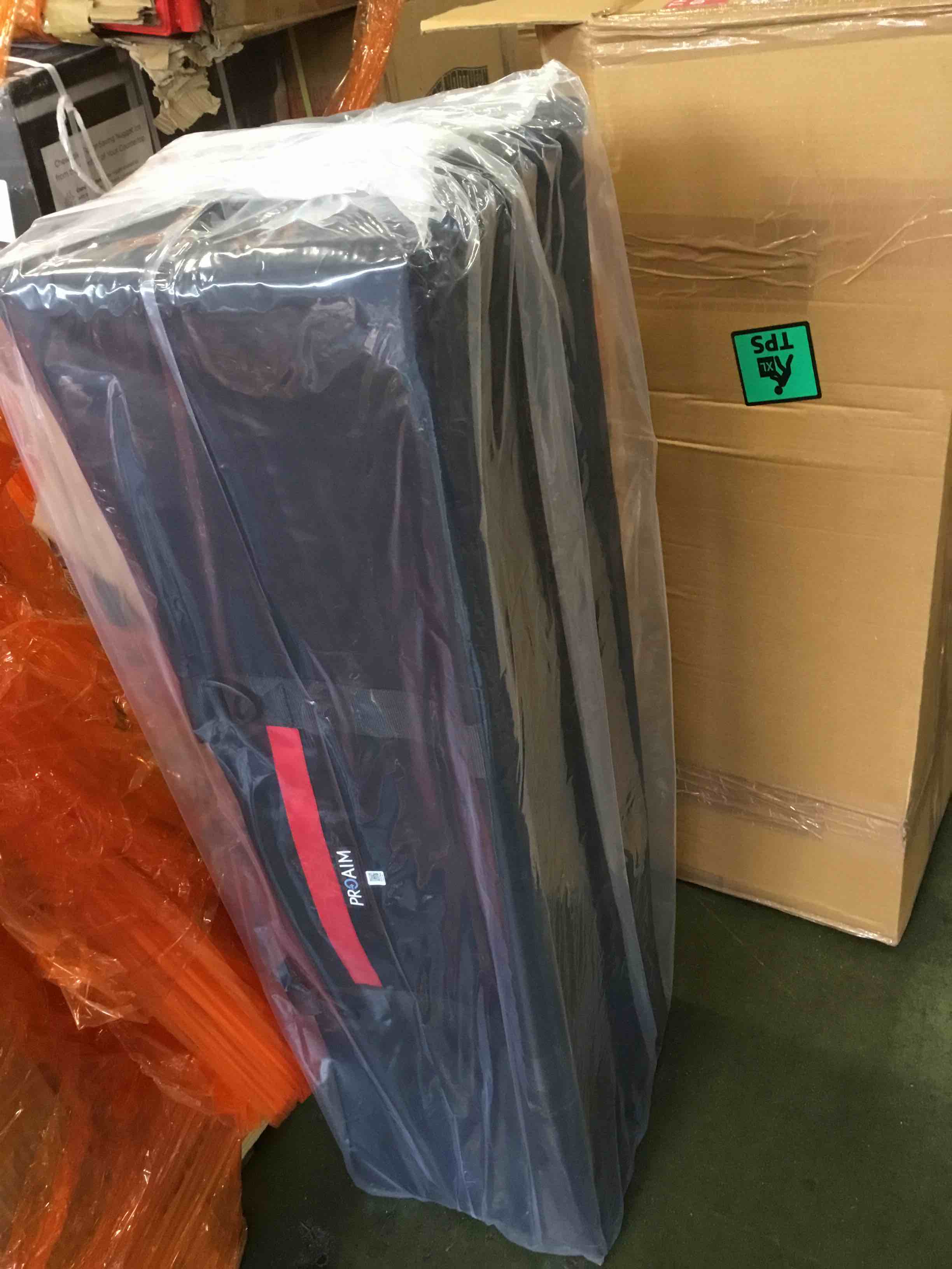 https://s3.amazonaws.com/lotting-images-prod/bidfta/PNK3547383_1750166138626.jpeg