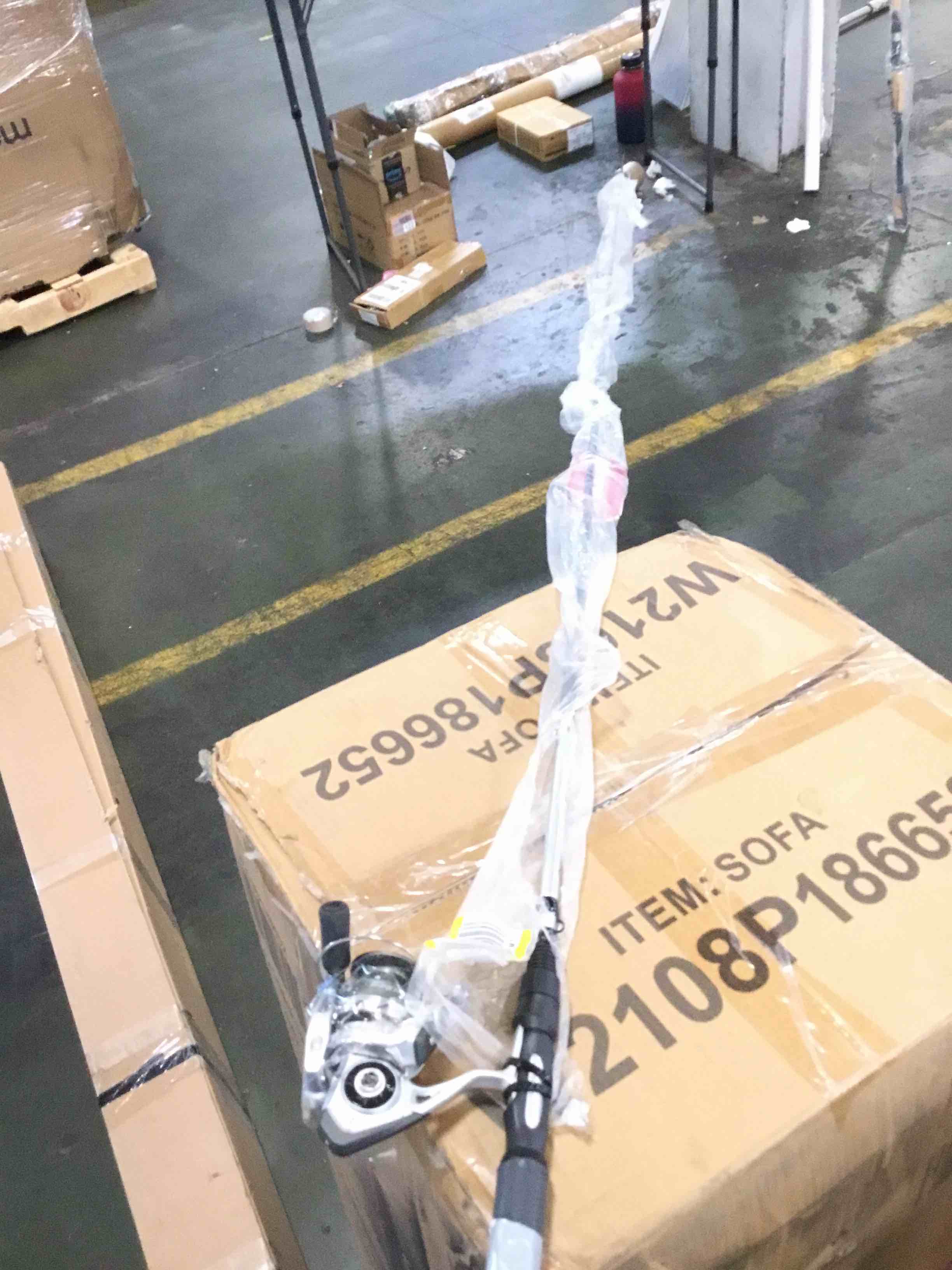 https://s3.amazonaws.com/lotting-images-prod/bidfta/PNK3547606_1750268086213.jpeg