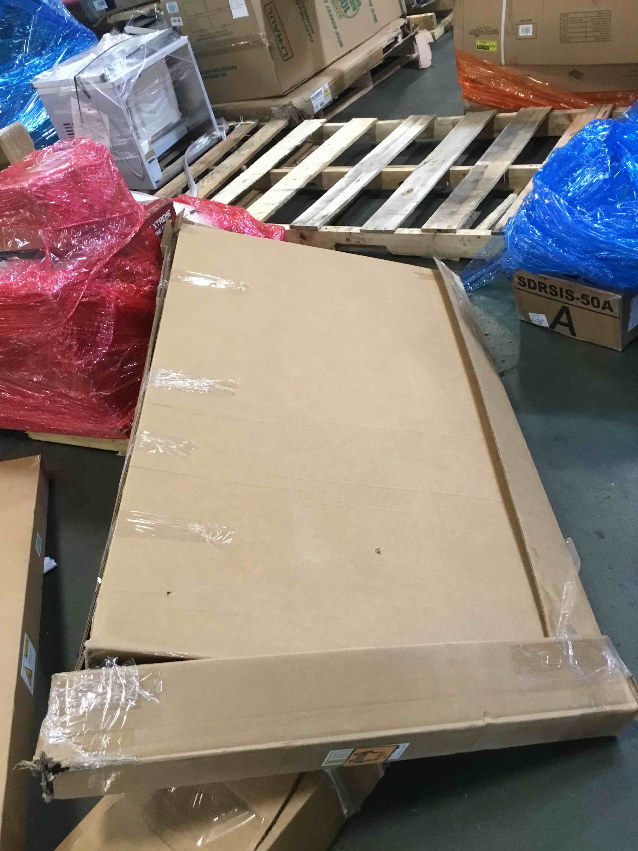 https://s3.amazonaws.com/lotting-images-prod/bidfta/PNK3547609_1750268717121.jpeg
