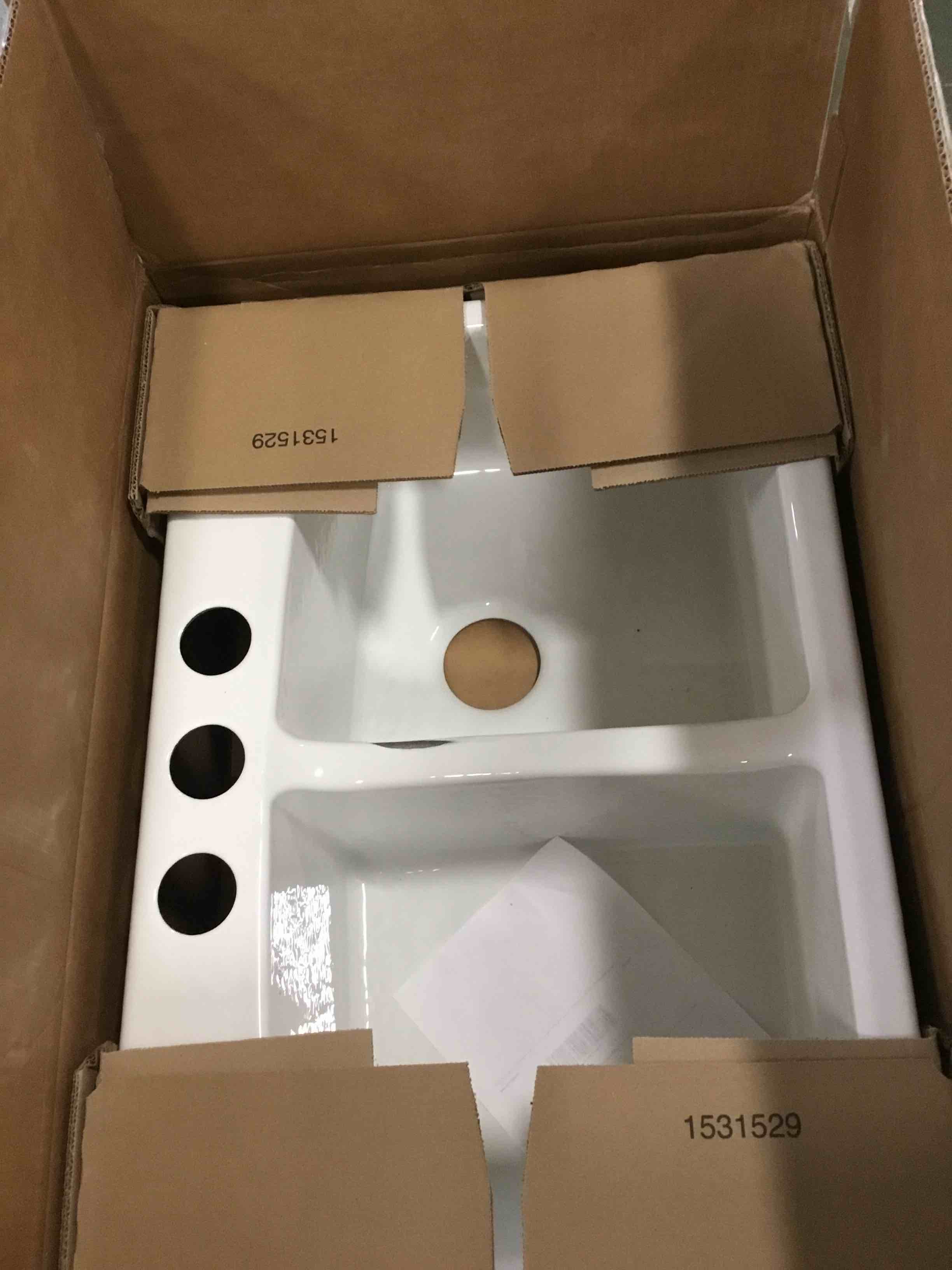 https://s3.amazonaws.com/lotting-images-prod/bidfta/PNK3547663_1750276833995.jpeg