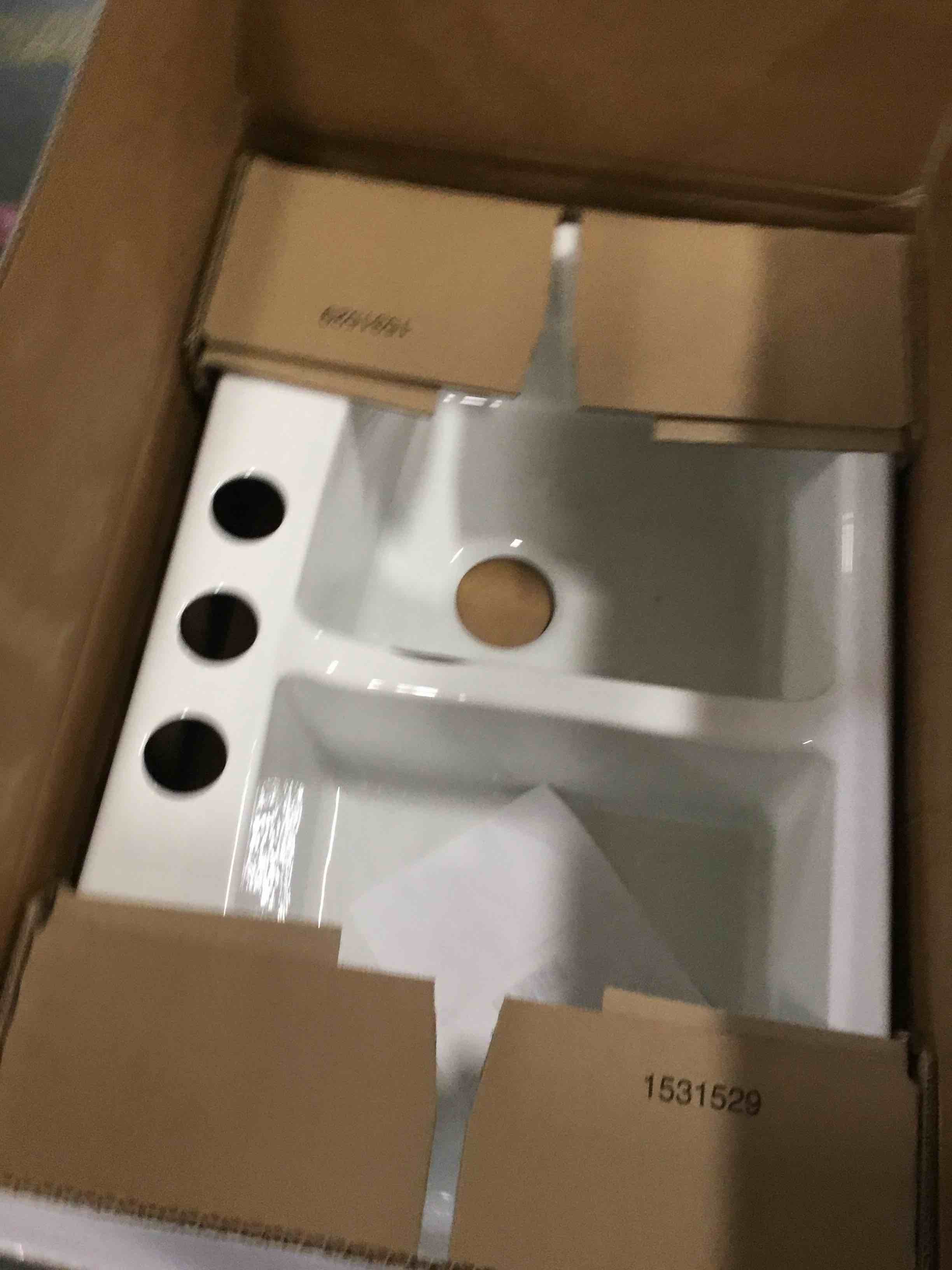 https://s3.amazonaws.com/lotting-images-prod/bidfta/PNK3547663_1750276835854.jpeg